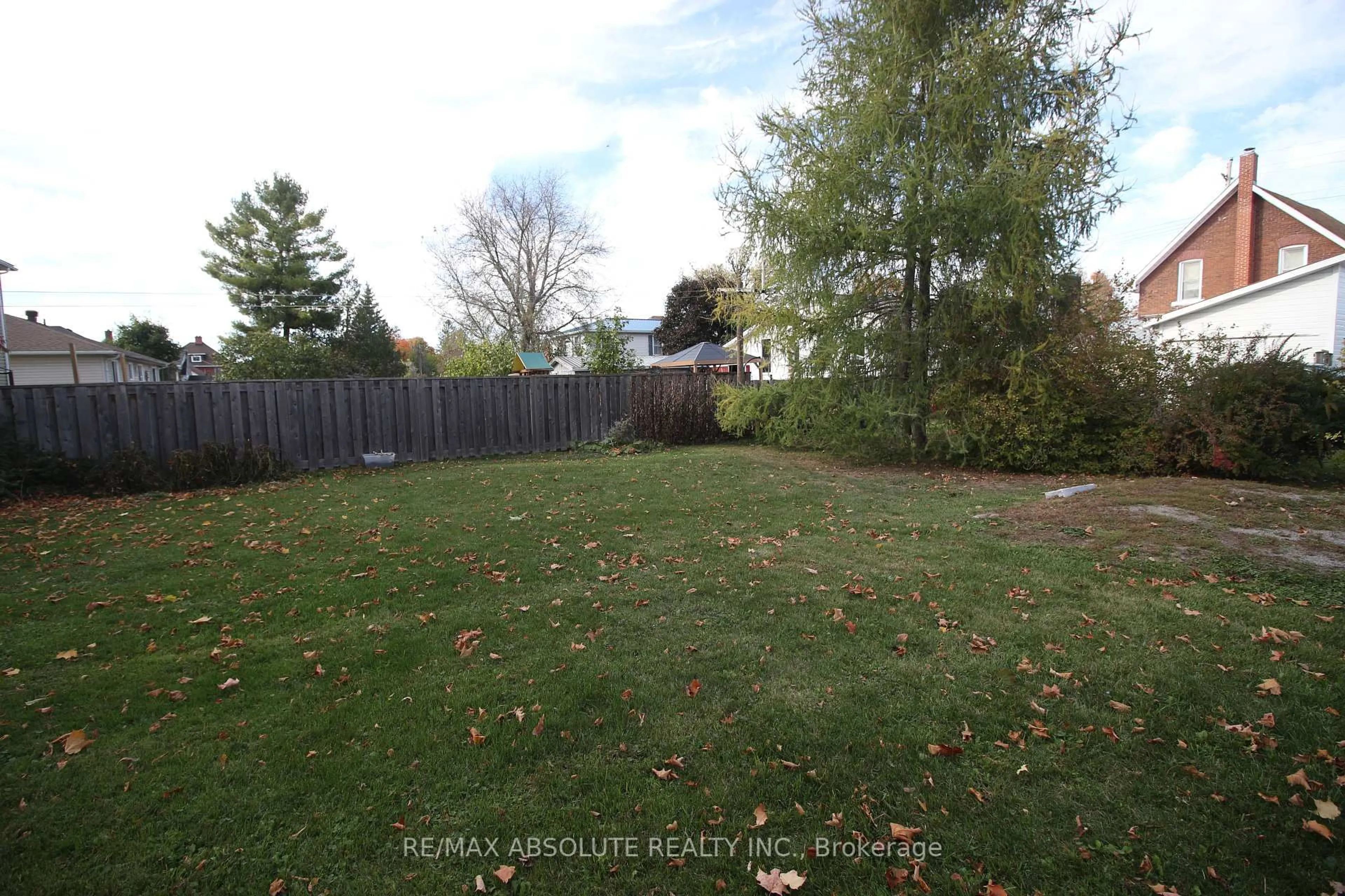 Unknown for 193 Jennet St, Renfrew Ontario K7V 3C2