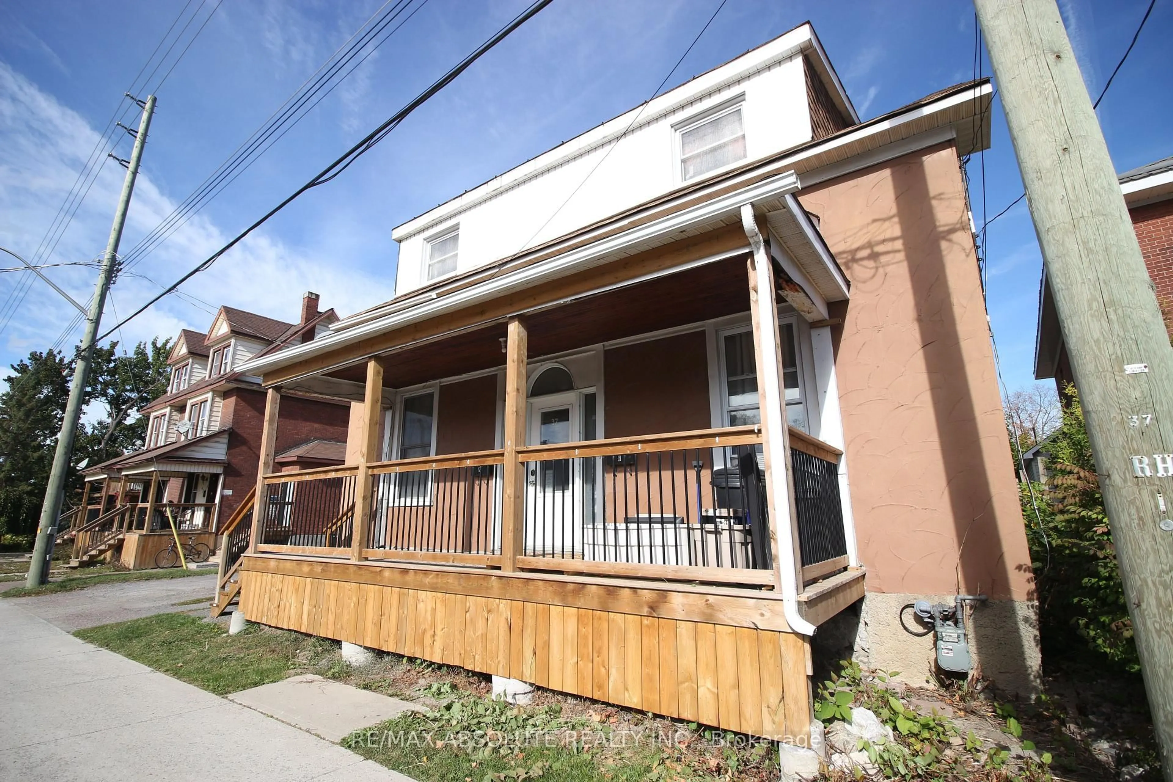Patio, street for 37 Raglan St St, Renfrew Ontario K7V 1N7