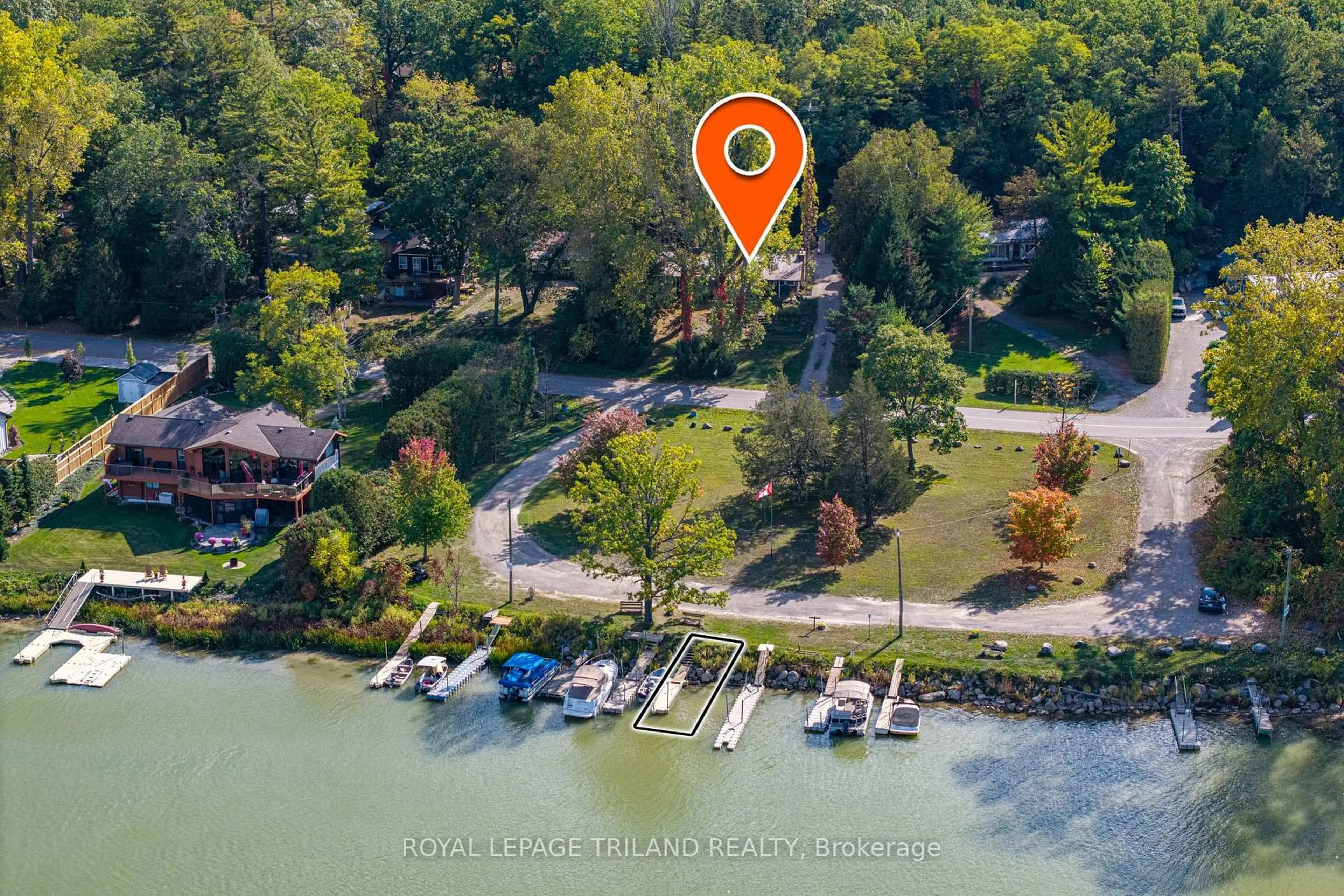 A pic from outside/outdoor area/front of a property/back of a property/a pic from drone, water/lake/river/ocean view for 7707 Patrick St, Lambton Shores Ontario N0M 2L0