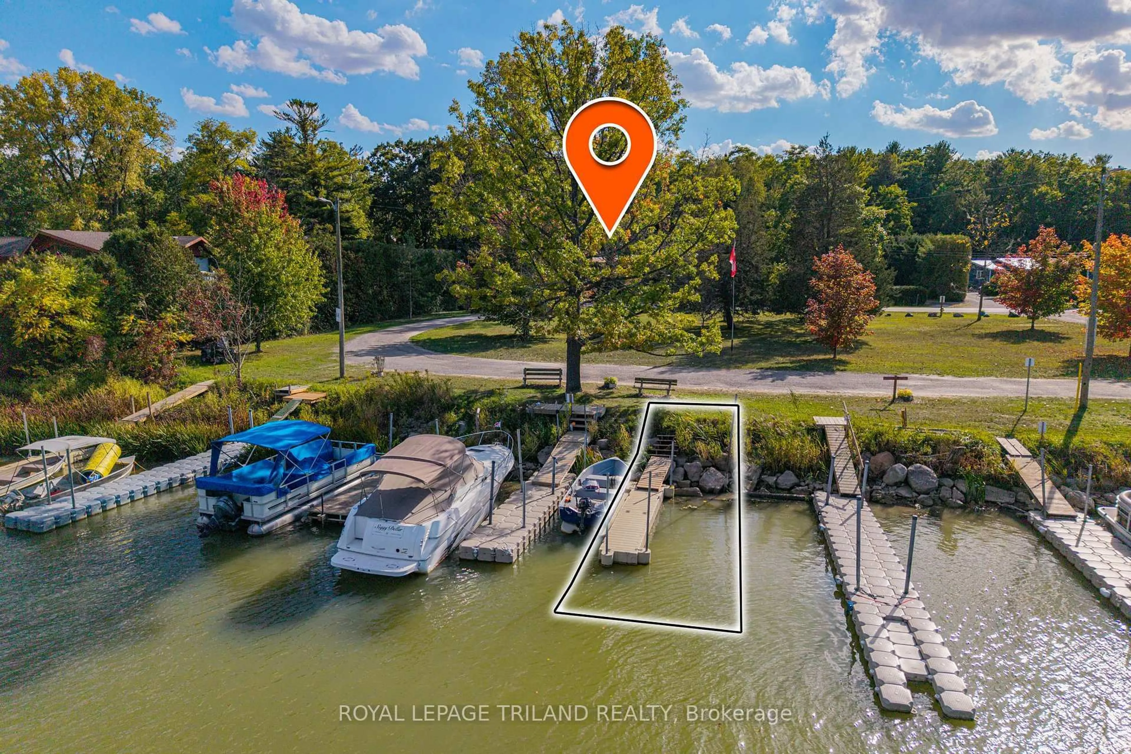 A pic from outside/outdoor area/front of a property/back of a property/a pic from drone, water/lake/river/ocean view for 7707 Patrick St, Lambton Shores Ontario N0M 2L0
