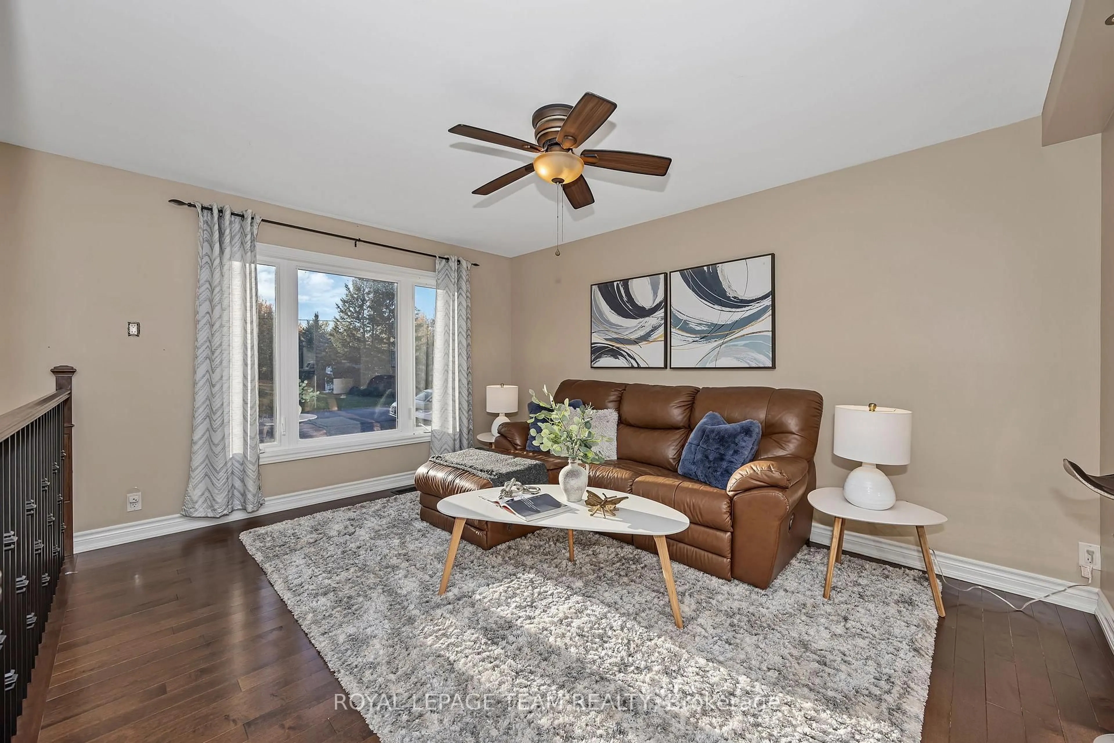 Living room with furniture, unknown for 1115 Des Cerisiers St, Clarence-Rockland Ontario K4K 1K9