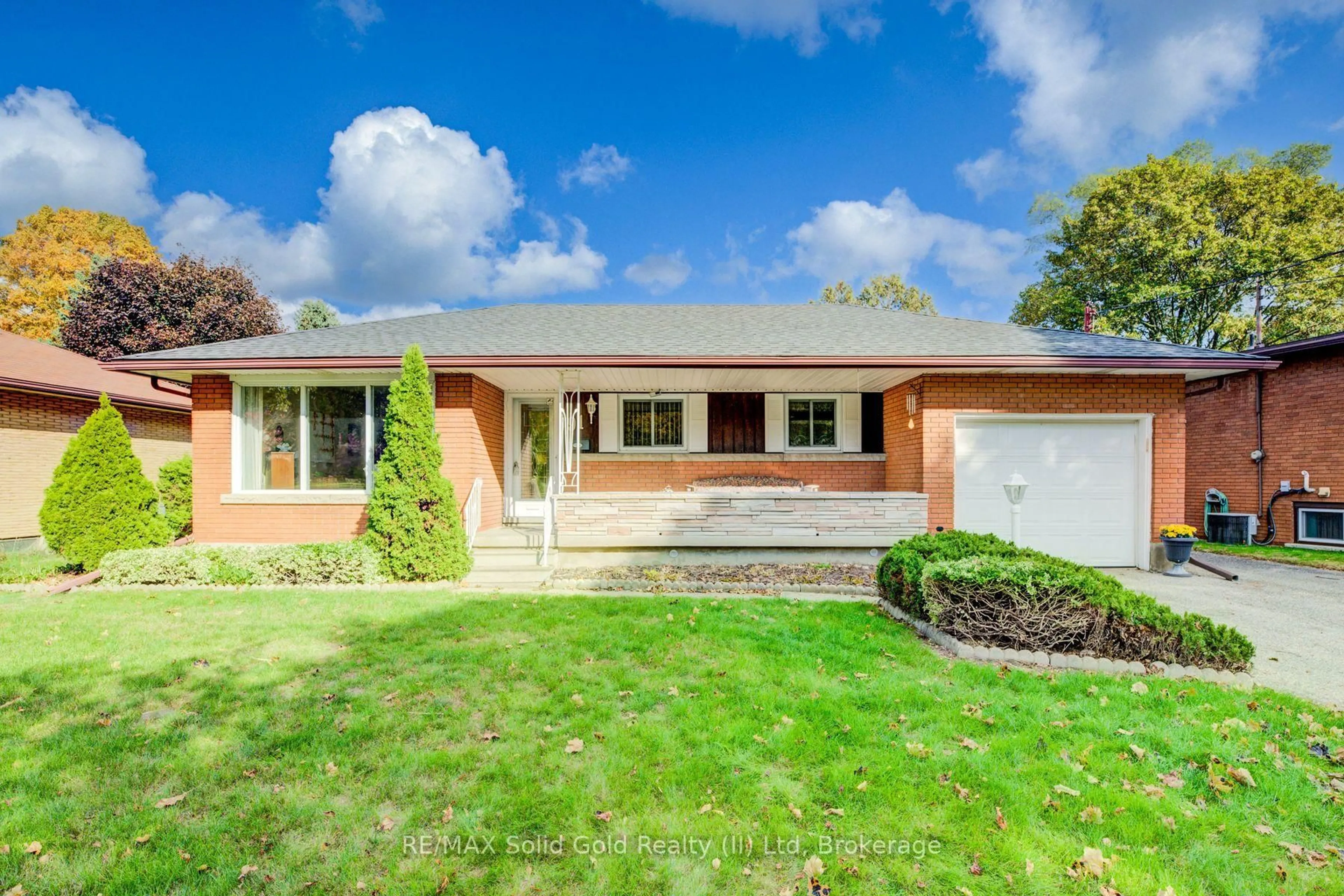 Home with brick exterior material, street for 91 Massey Ave, Kitchener Ontario N2C 1M4
