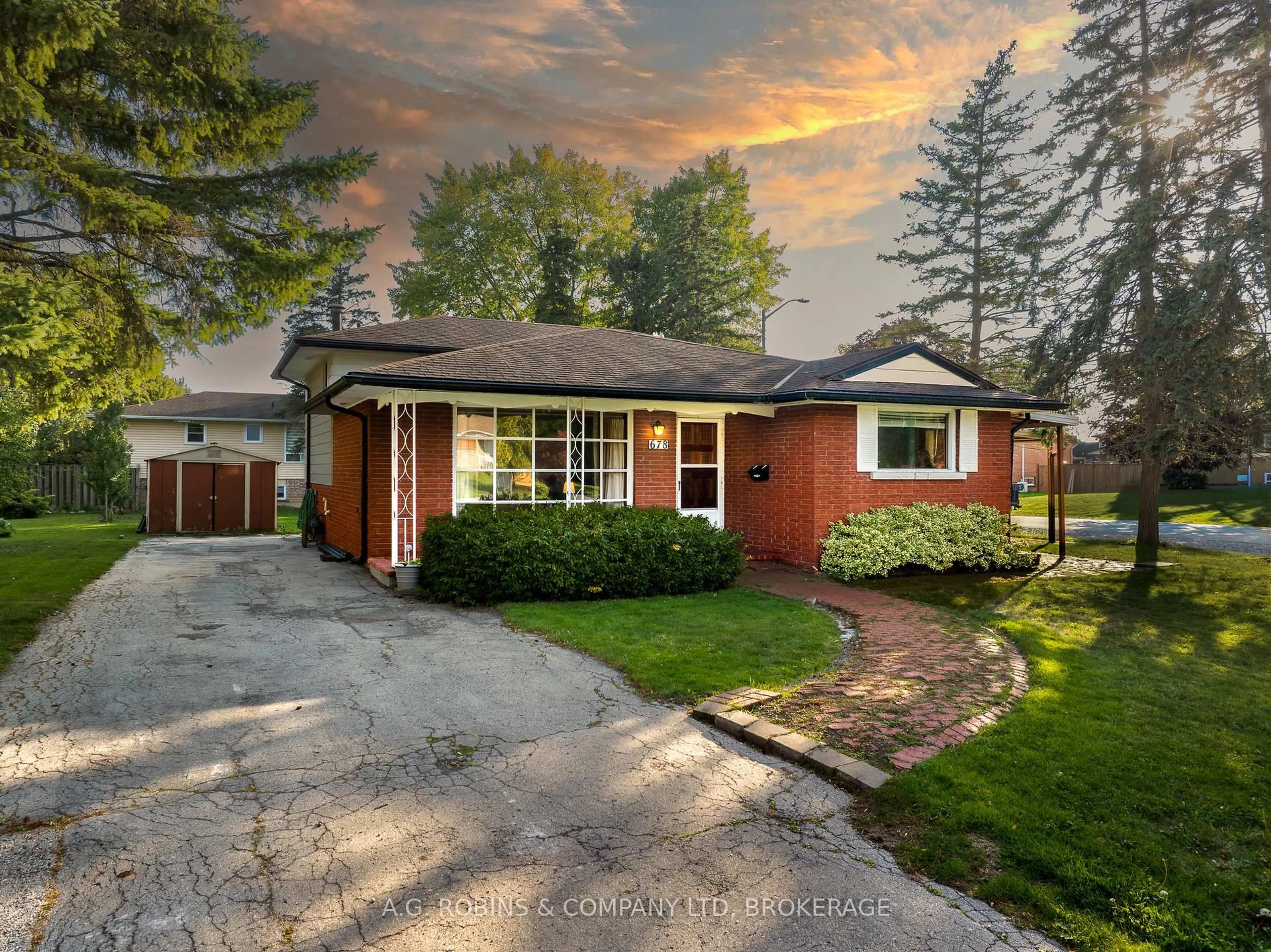 Home with brick exterior material, street for 678 Sugarloaf St, Port Colborne Ontario L3K 2R5