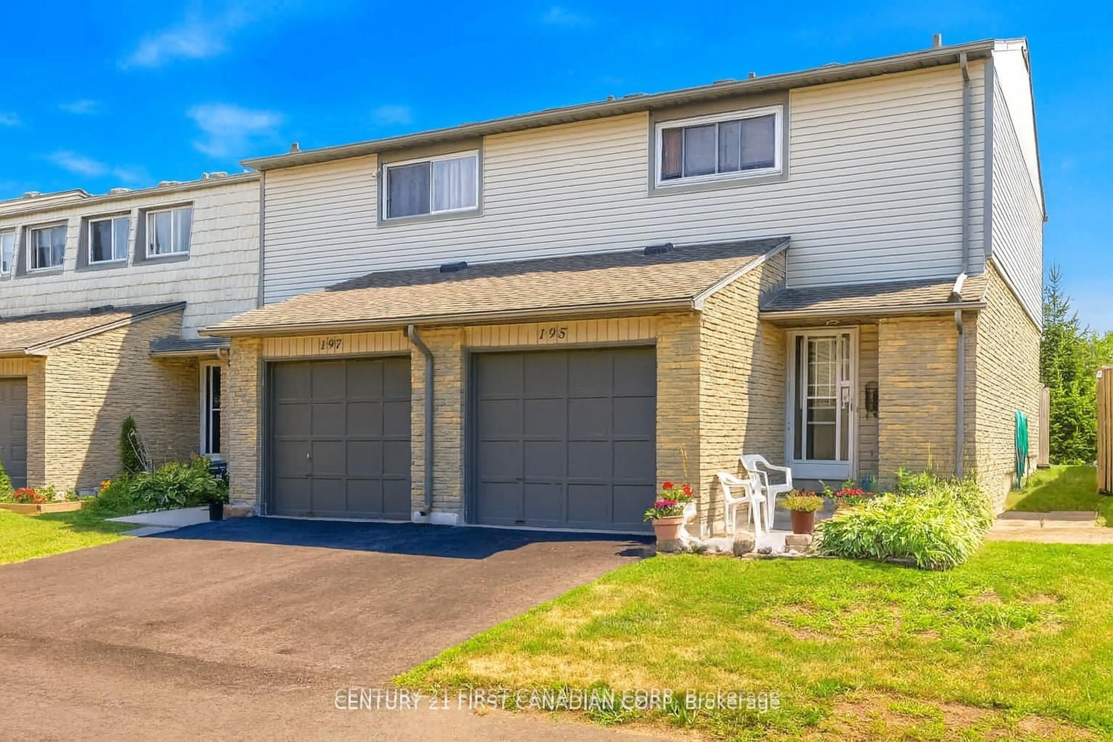 A pic from outside/outdoor area/front of a property/back of a property/a pic from drone, street for 195 Deveron Cres #40, London South Ontario N5Z 4J7