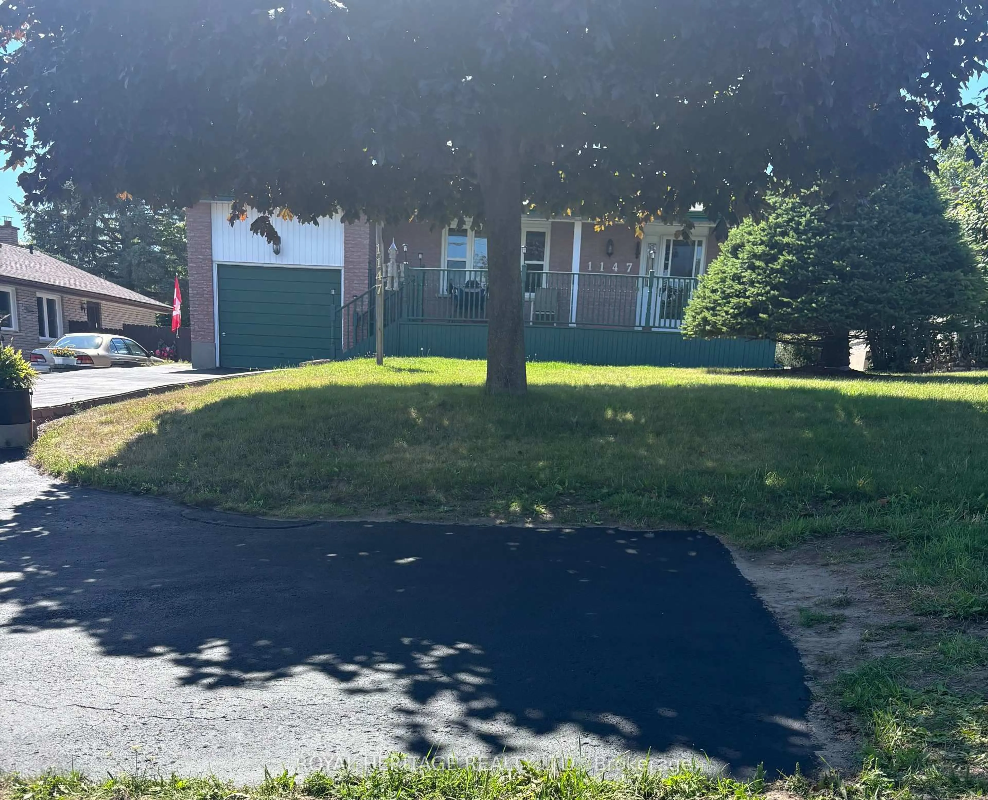 A pic from outside/outdoor area/front of a property/back of a property/a pic from drone, street for 1147 Chemong Rd, Peterborough Ontario K9J 6X2