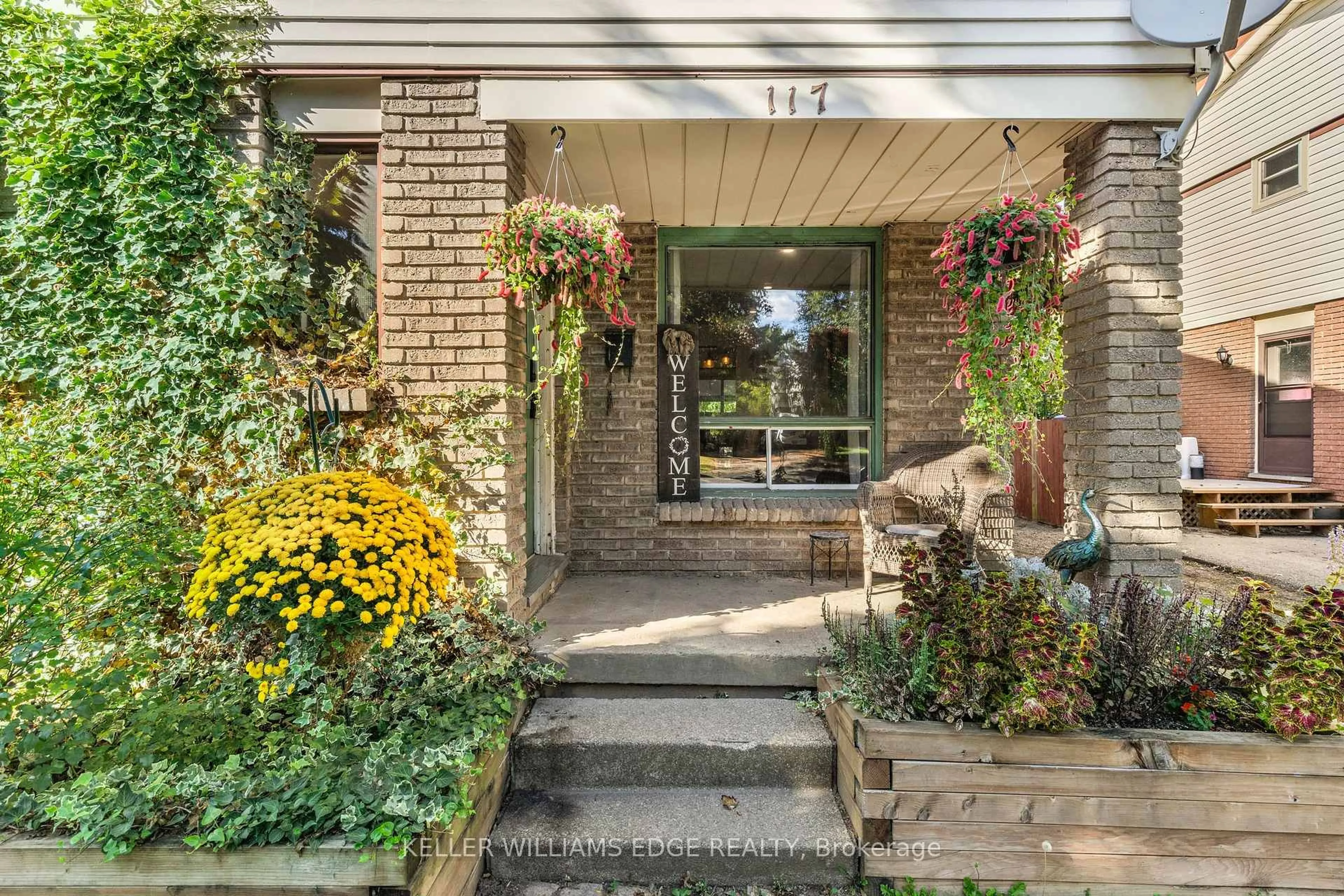Unknown for 117 Graystone Cres, Welland Ontario L3C 6G6