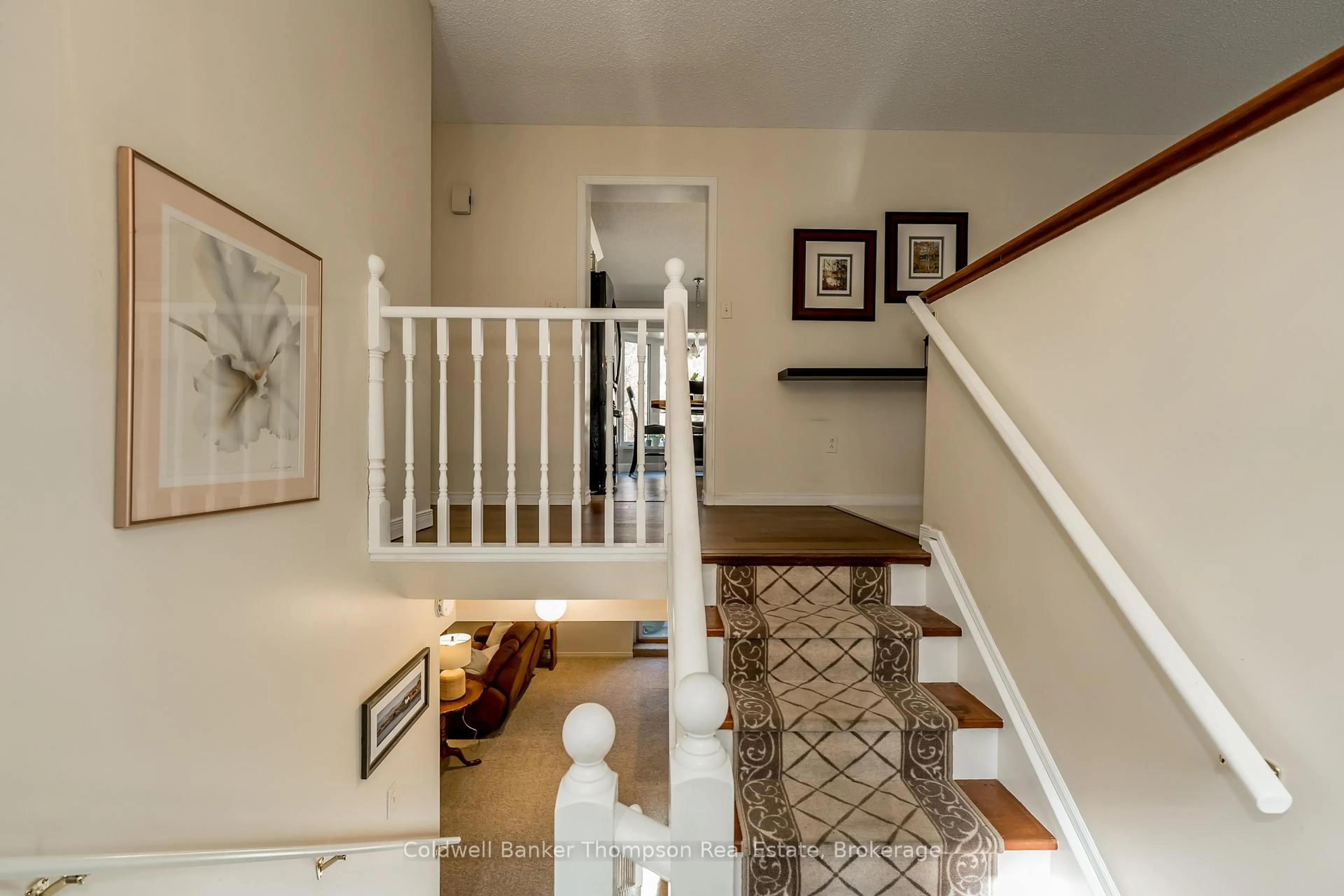 Indoor foyer for 252 Fowlers Rd, Huntsville Ontario P1H 0J8