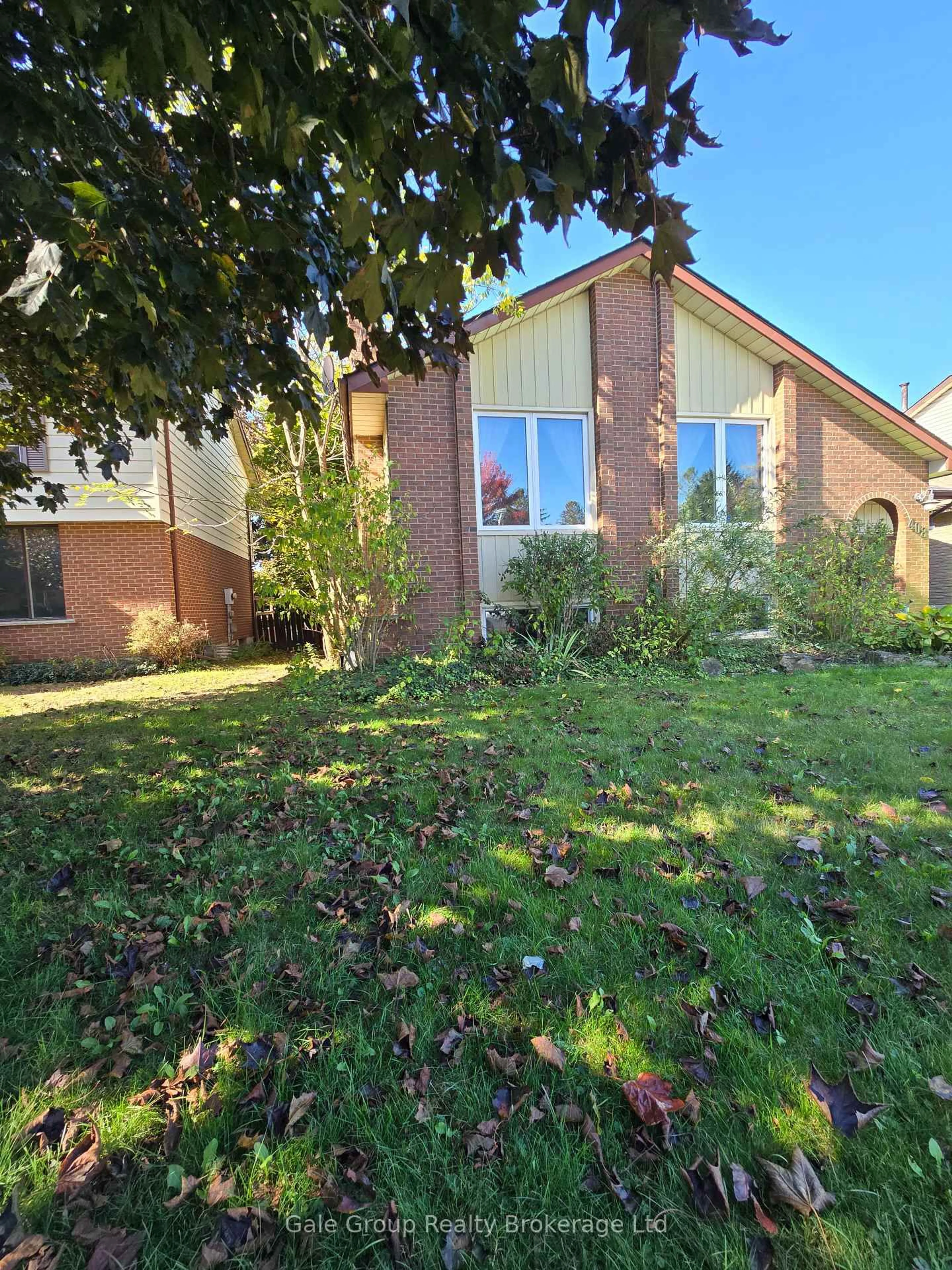 A pic from outside/outdoor area/front of a property/back of a property/a pic from drone, street for 408 Manitoba Rd, Woodstock Ontario N4S 8N8