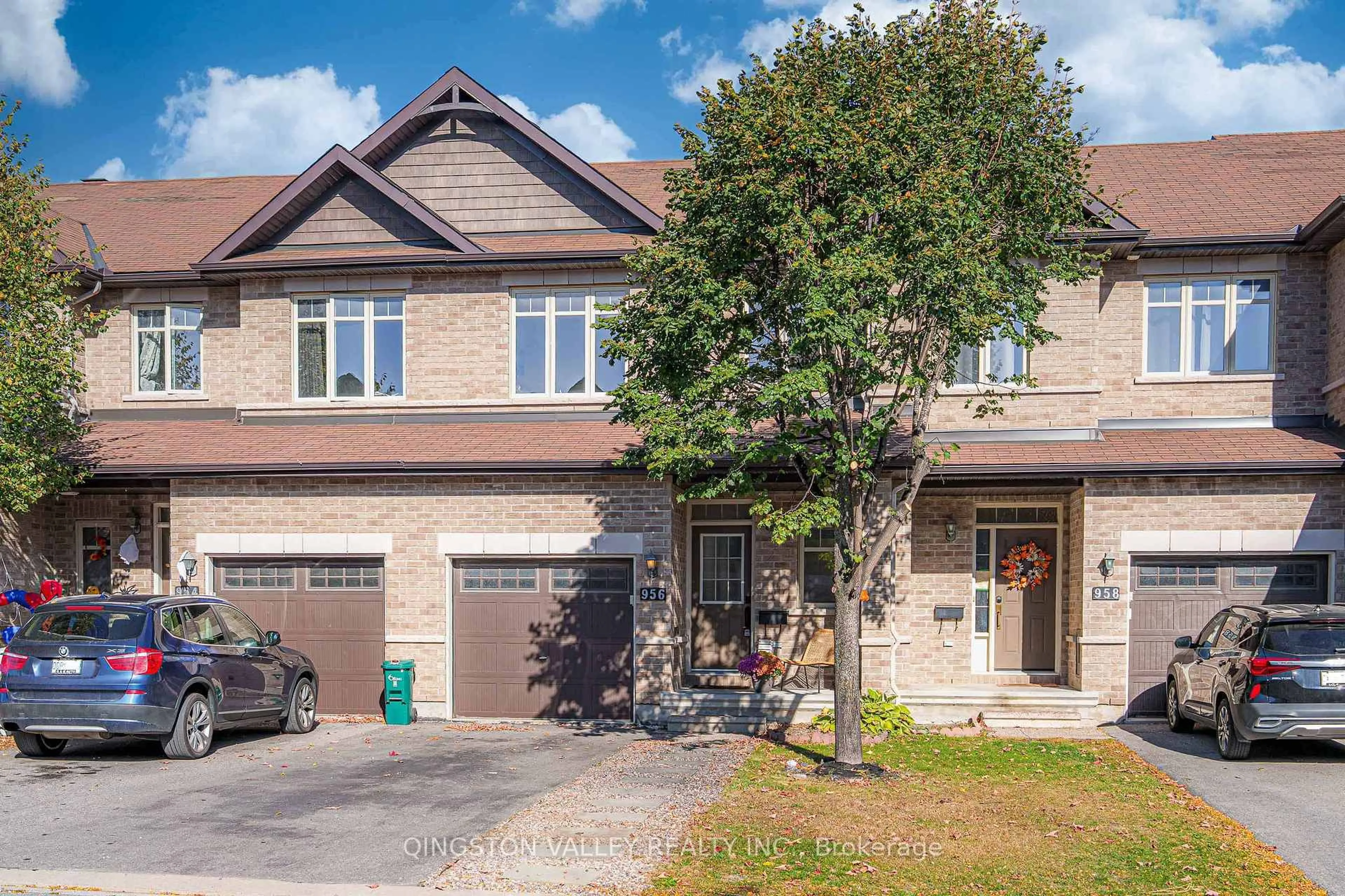 Home with brick exterior material, street for 956 Fletcher Circ, Ottawa Ontario K2T 0B9