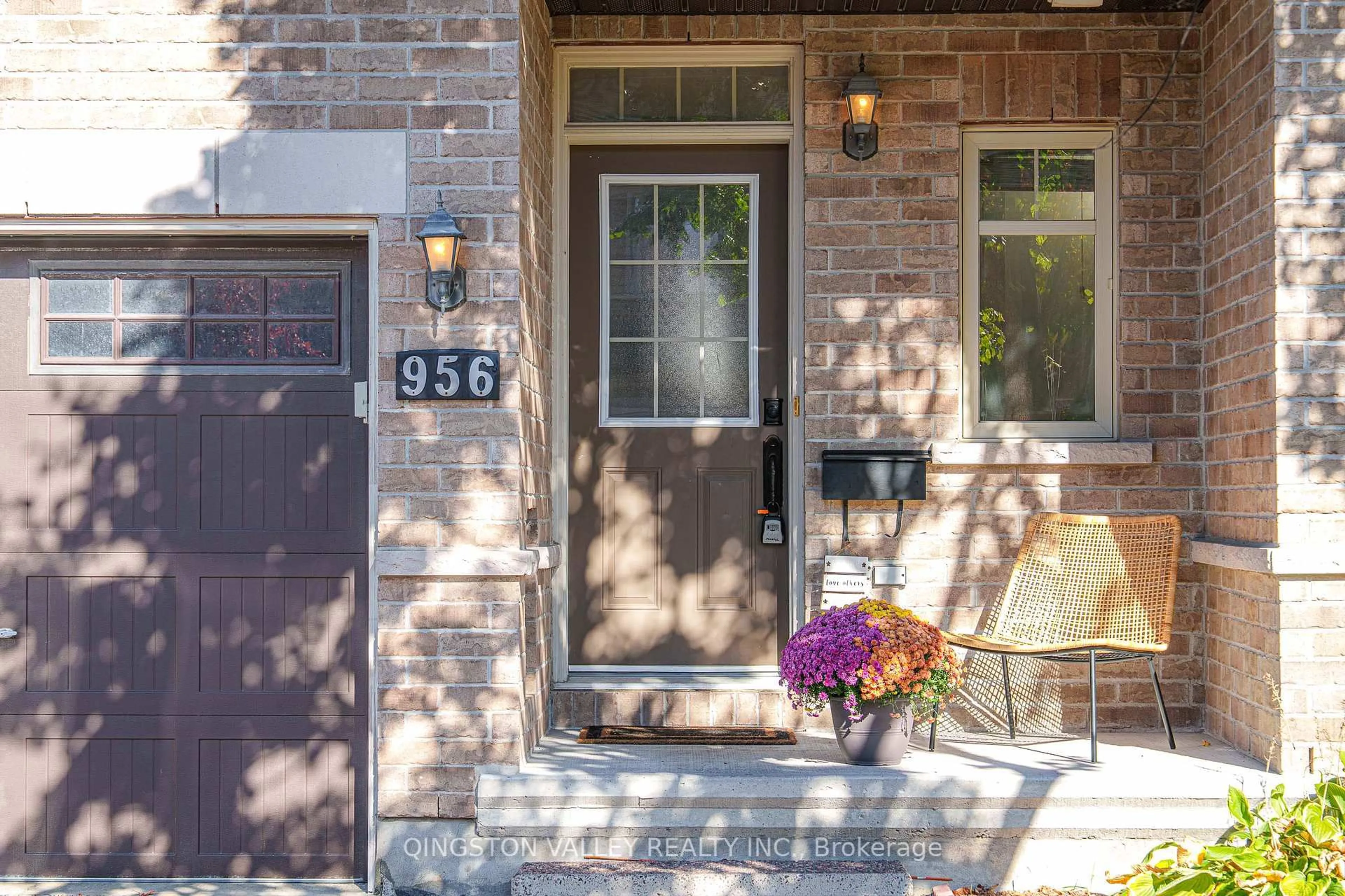 Home with brick exterior material, street for 956 Fletcher Circ, Ottawa Ontario K2T 0B9