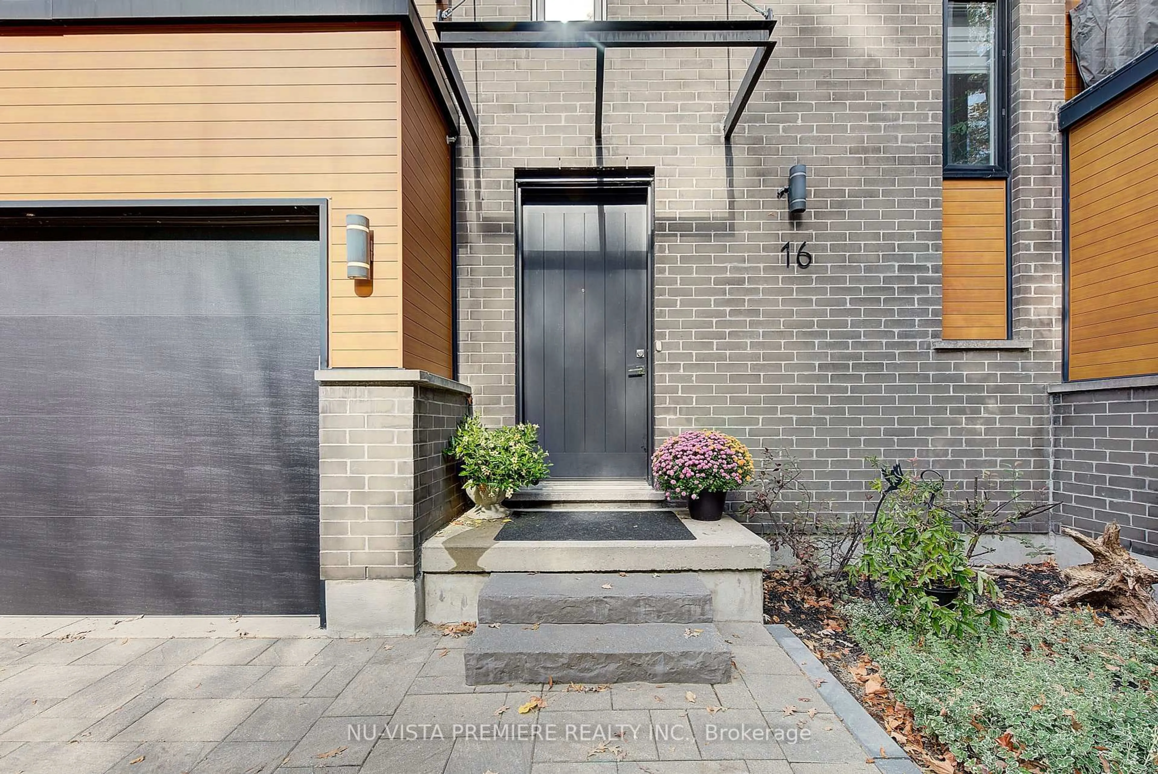 Home with brick exterior material, street for 433 Hyde Park Rd #16, London North Ontario N6H 3R9