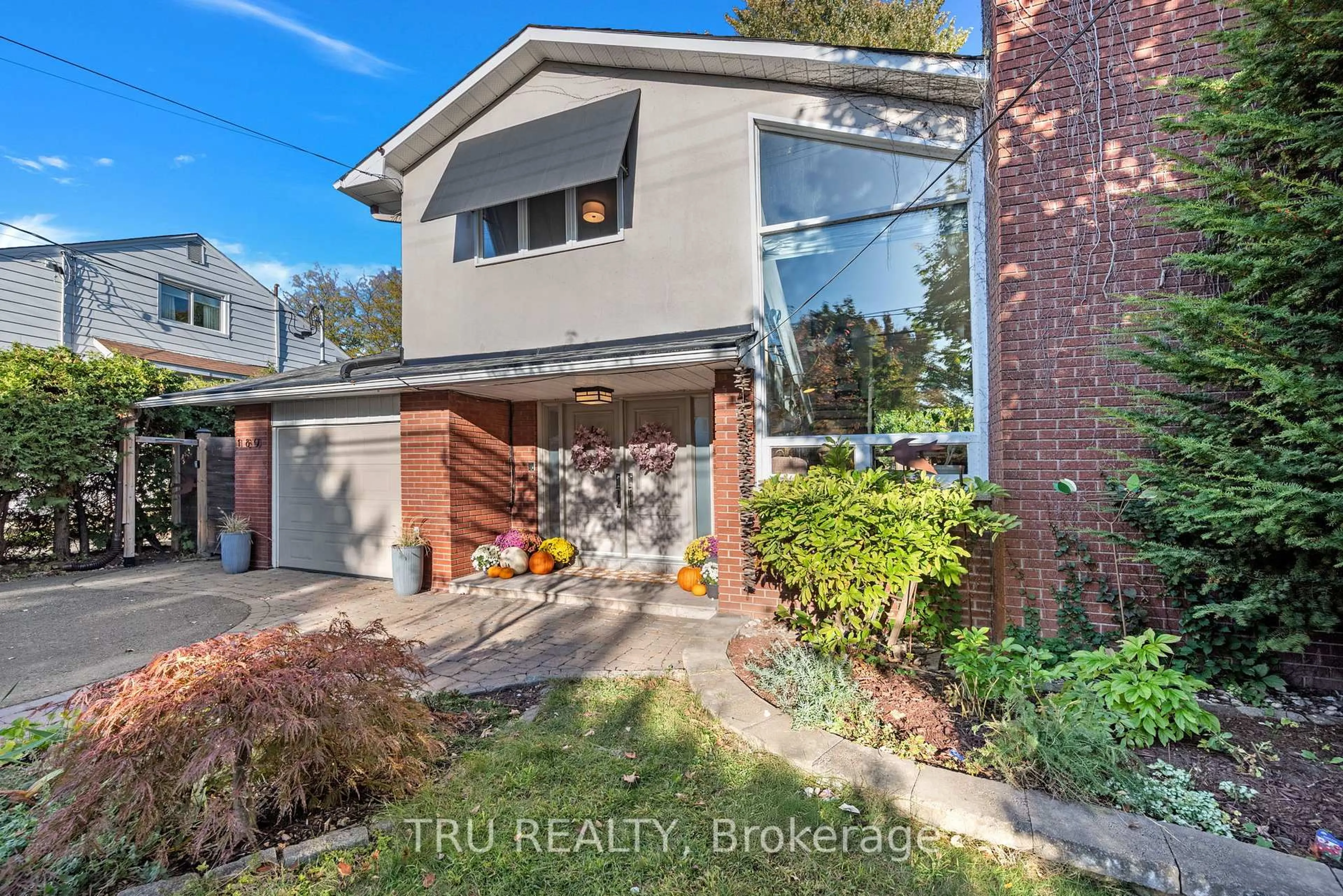 Home with brick exterior material, unknown for 189 St Laurent Blvd, Ottawa Ontario K1K 2Y6