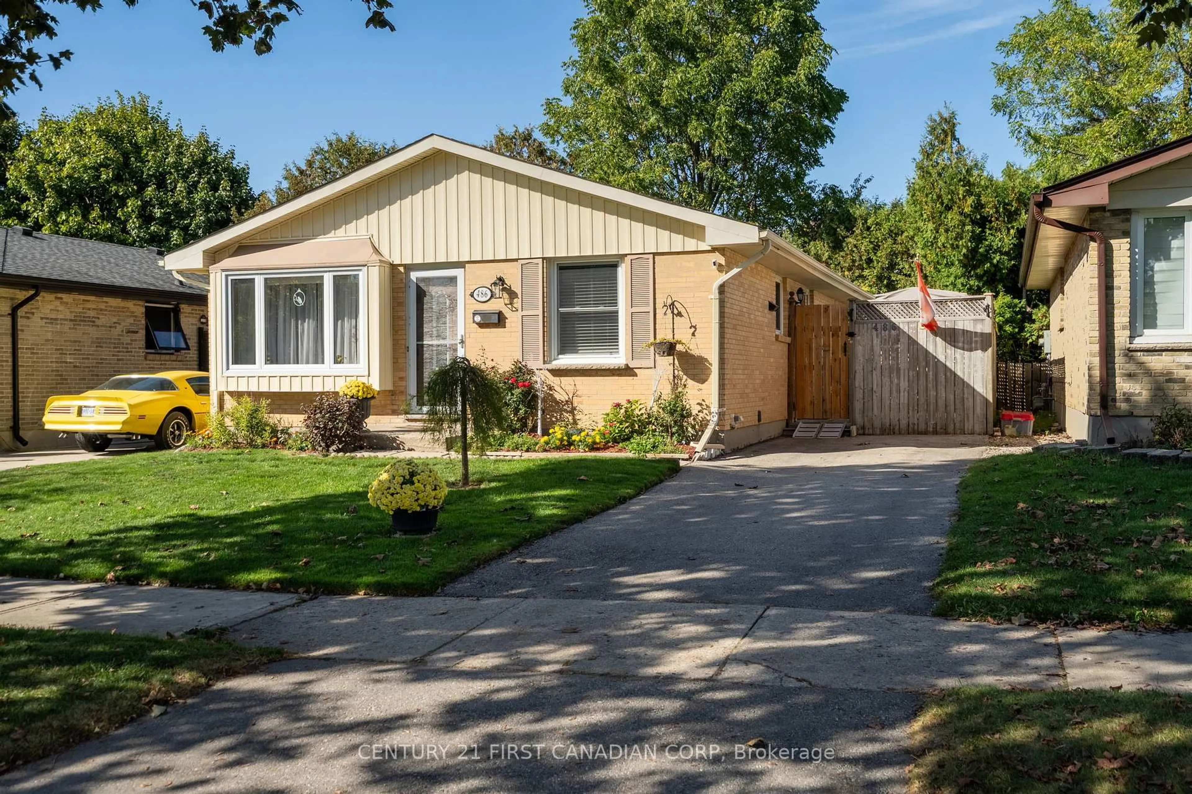 Home with vinyl exterior material, street for 486 Ferndale Ave, London South Ontario N6C 2Z1