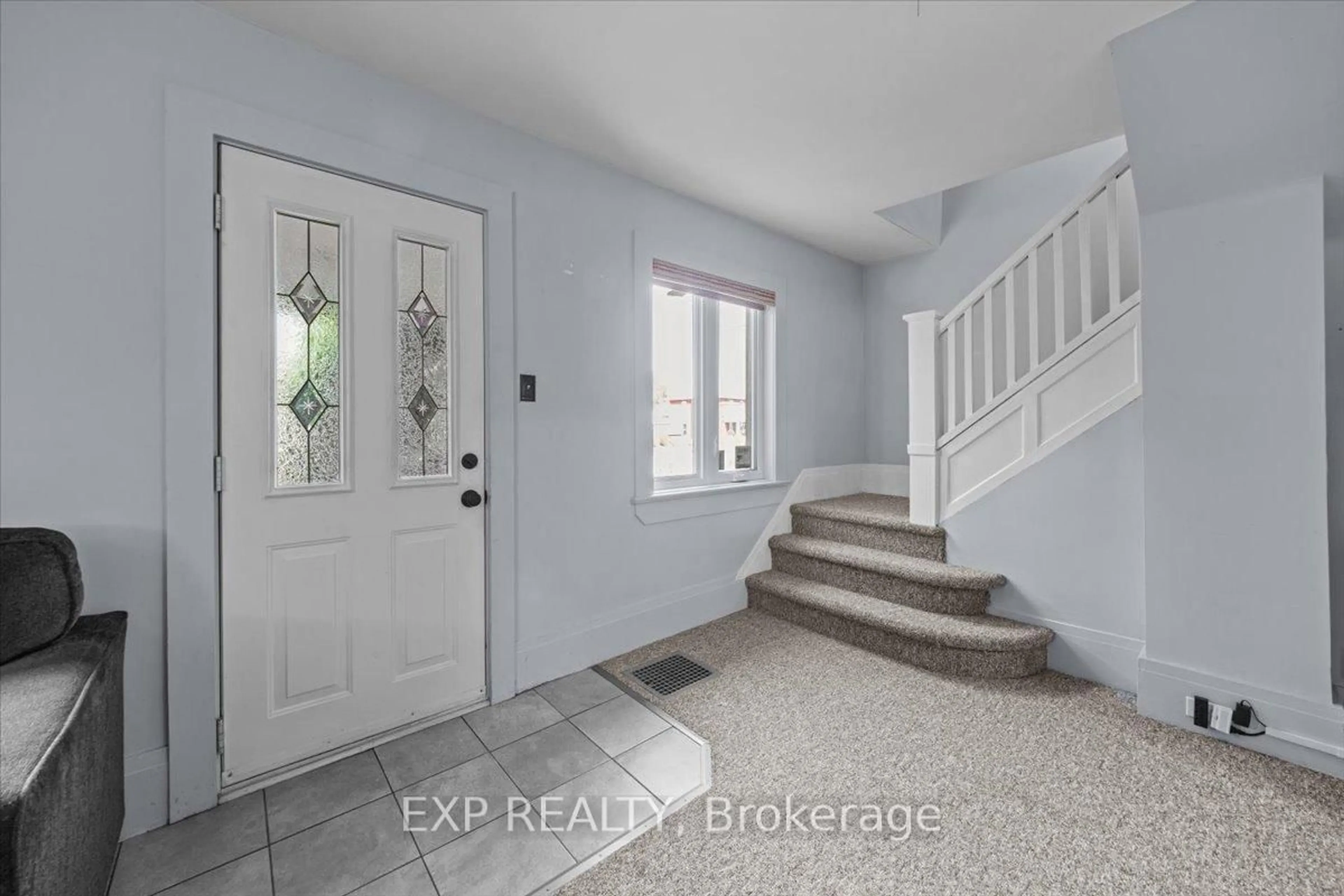 Indoor entryway for 377 Lisgar Ave, Renfrew Ontario K7V 3N3