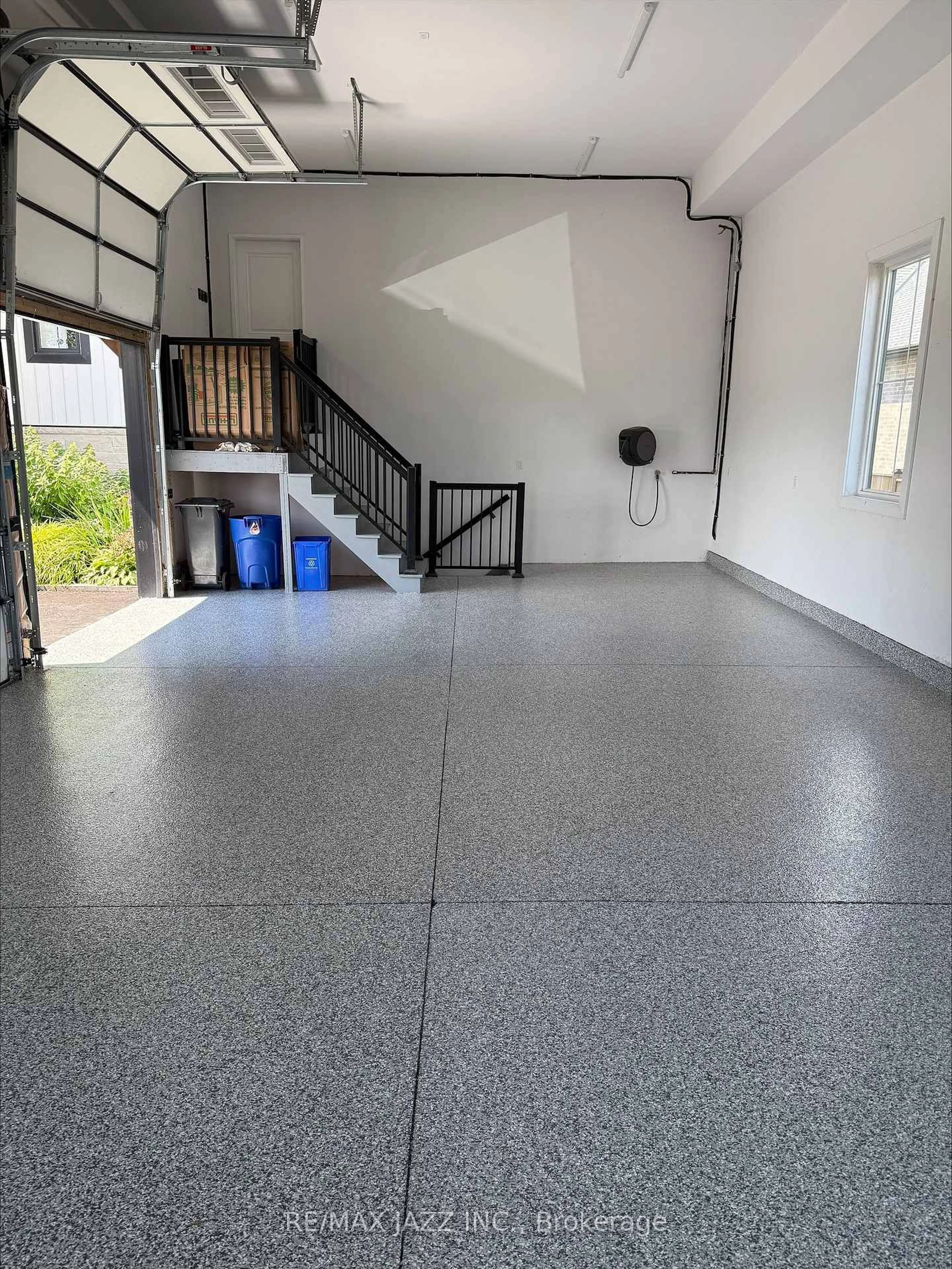 Indoor garage for 48 Pleasant View Cres, Kawartha Lakes Ontario K0M 2C0