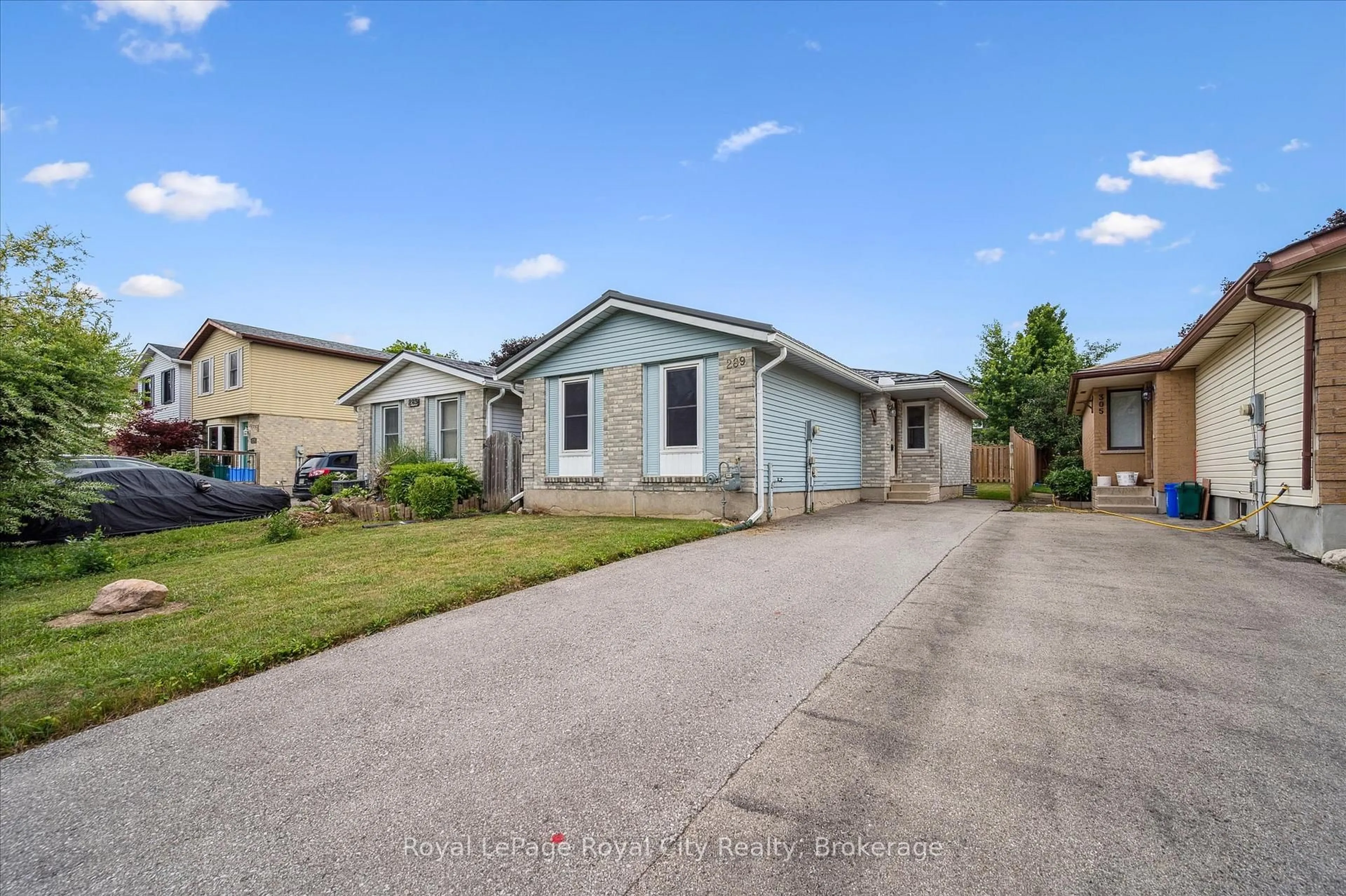Unknown for 289 Strathallan St, Centre Wellington Ontario N1M 3L6