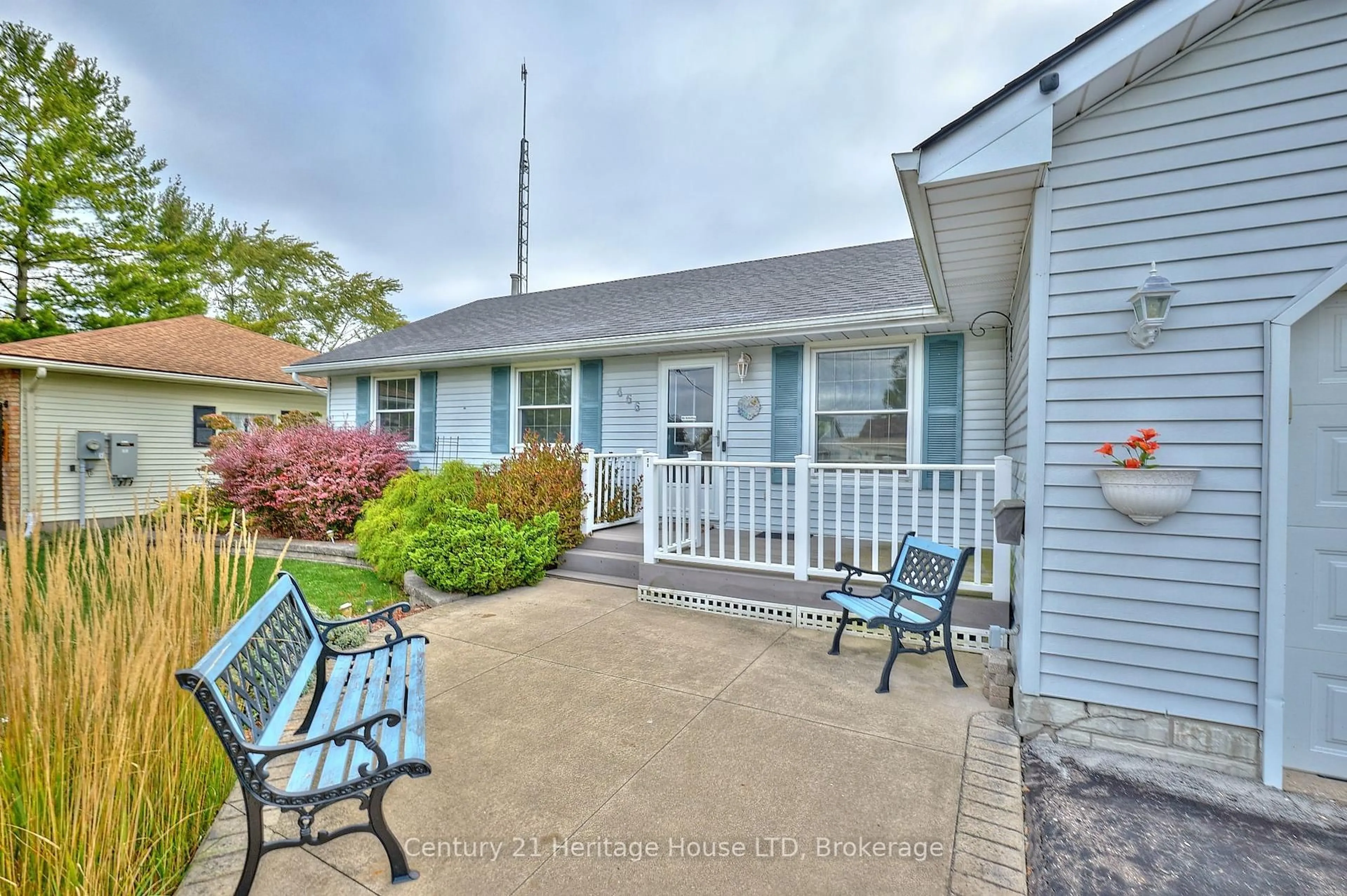 Patio, water/lake/river/ocean view for 466 Belleair Blvd, Fort Erie Ontario L0S 1N0