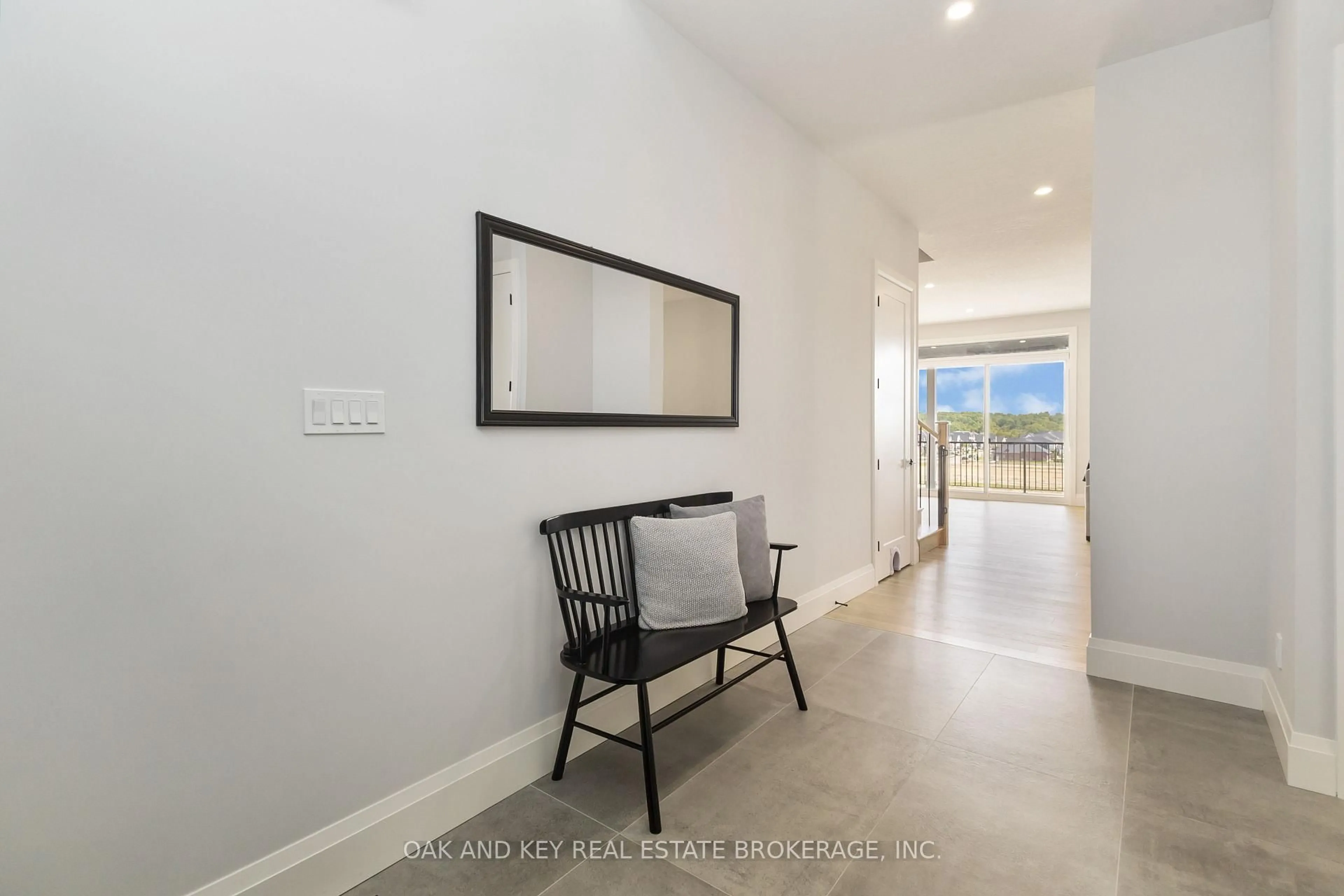 Indoor entryway for 119 DAVENTRY Way, Middlesex Centre Ontario N0L 1R0