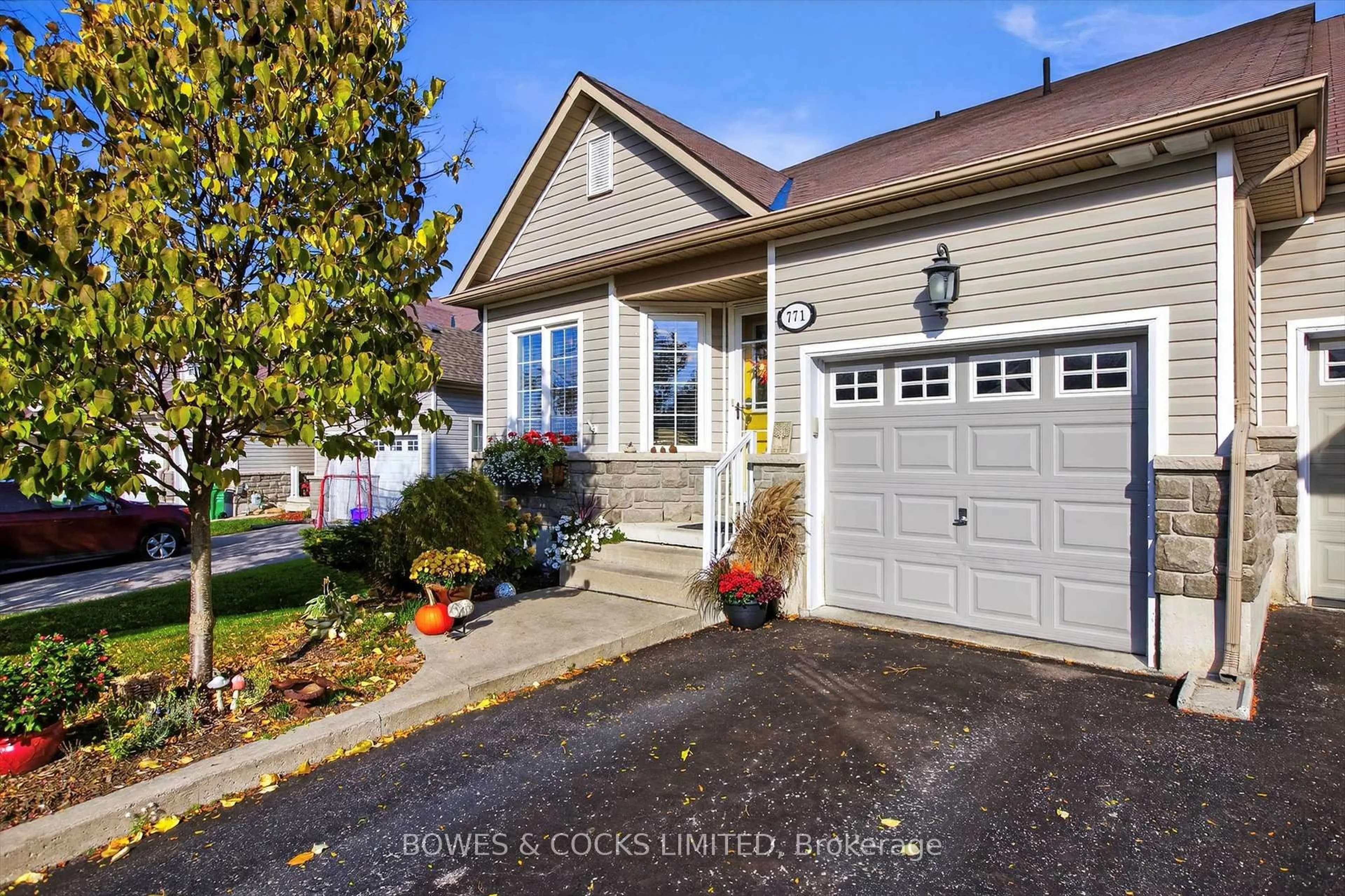 Home with vinyl exterior material, street for 771 Tully Cres, Peterborough Ontario K9K 0A8