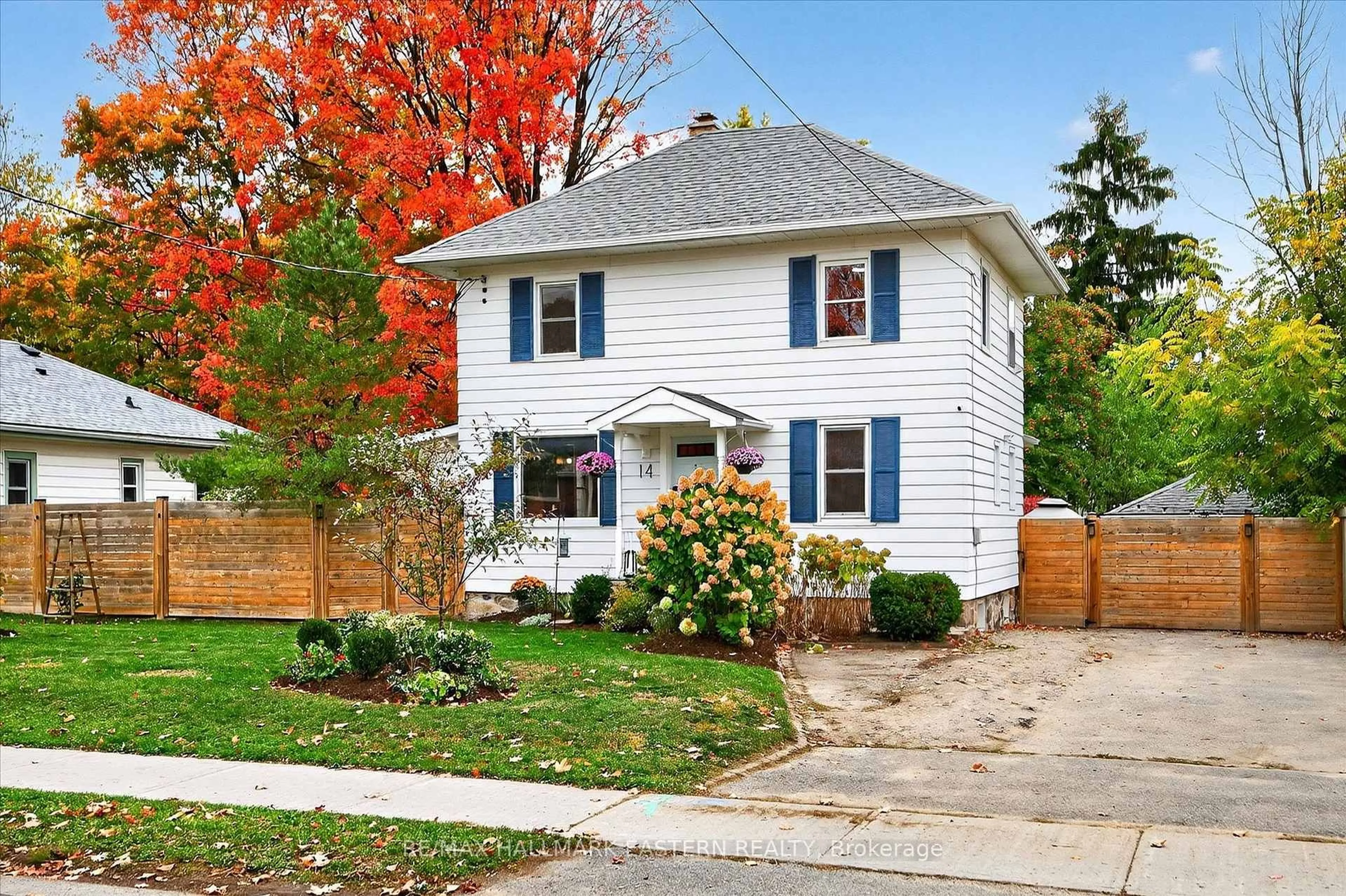 Home with vinyl exterior material, street for 14 Alexander Ave, Peterborough Ontario K9J 6B4