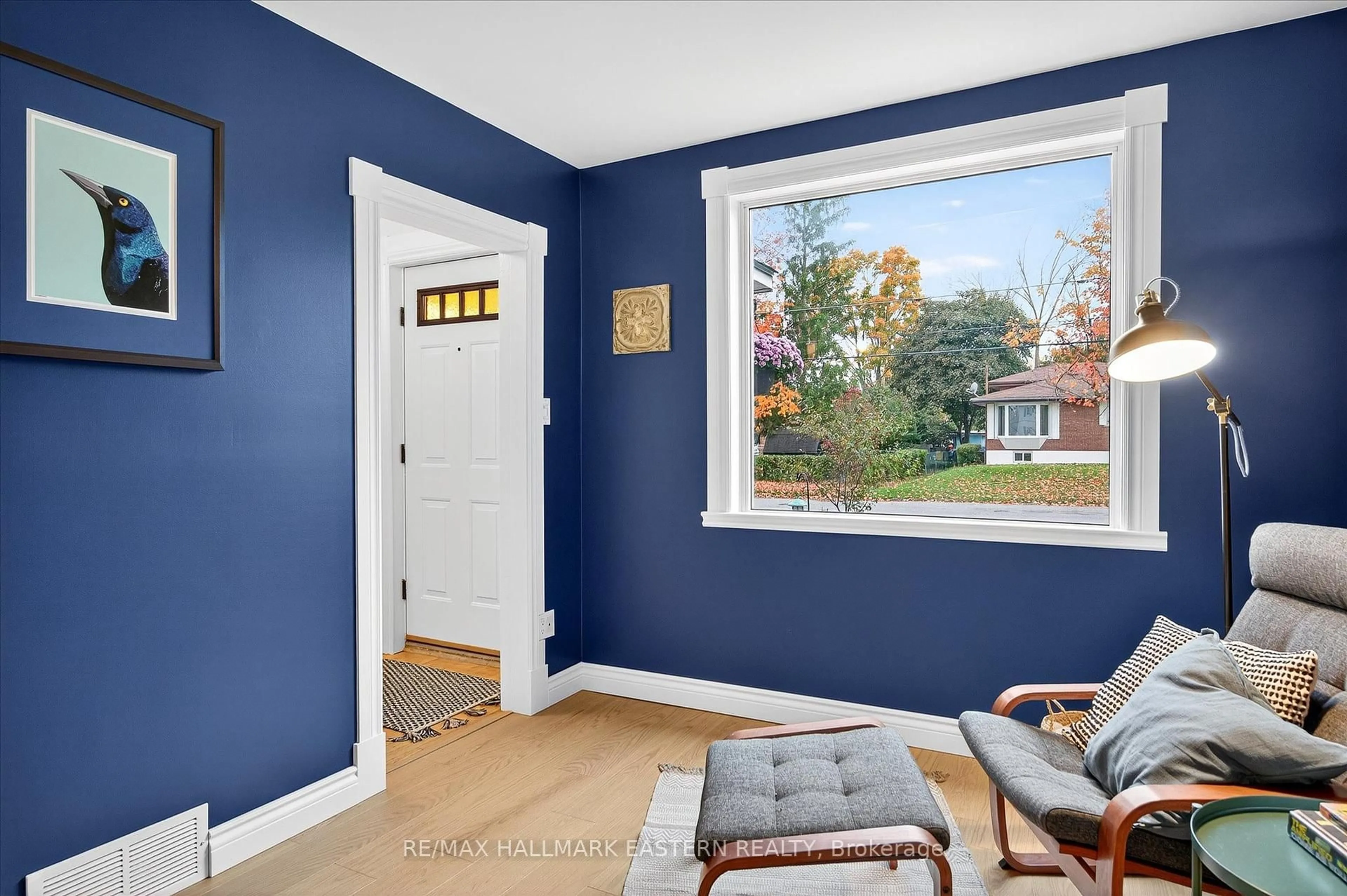 Indoor entryway for 14 Alexander Ave, Peterborough Ontario K9J 6B4