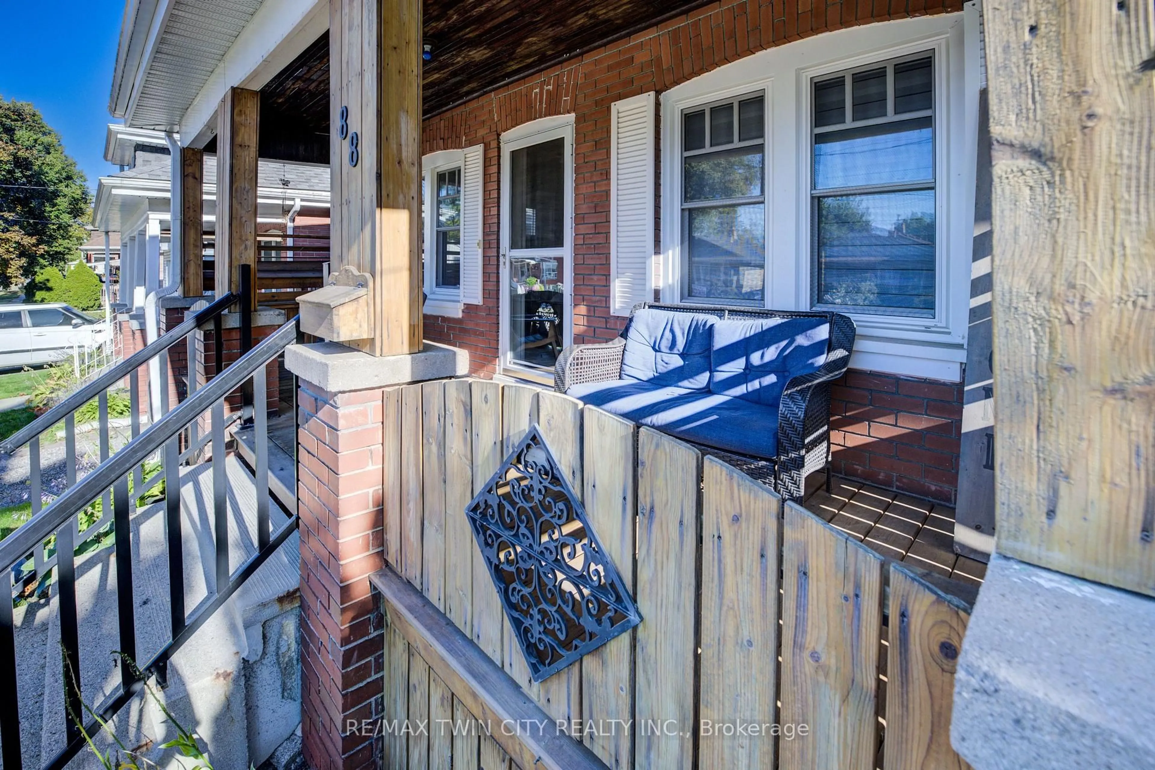 Patio, water/lake/river/ocean view for 88 WALNUT St, Brantford Ontario N3T 1H4