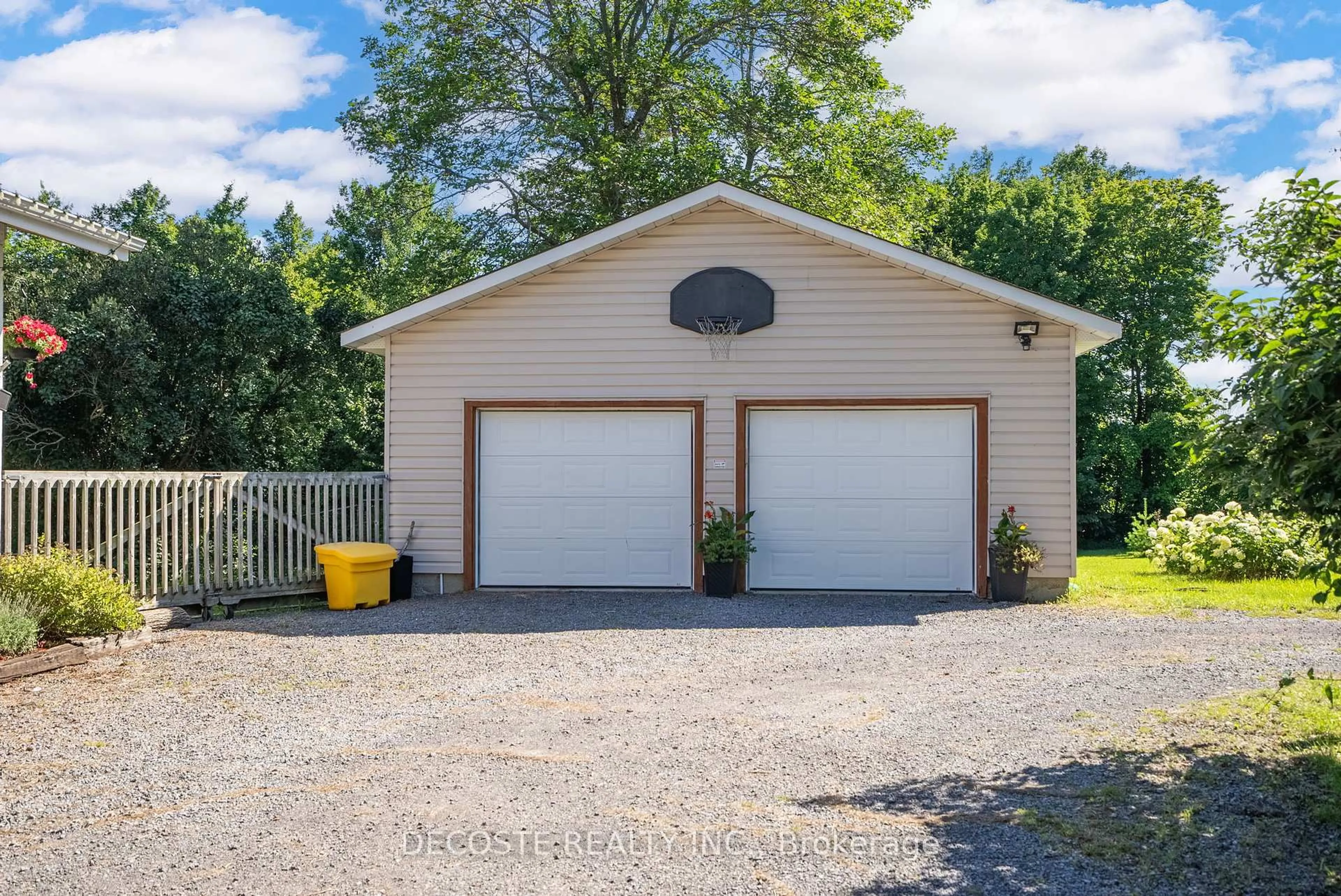 Indoor garage for 21275 MCCORMICK Rd, North Glengarry Ontario K0C 1A0