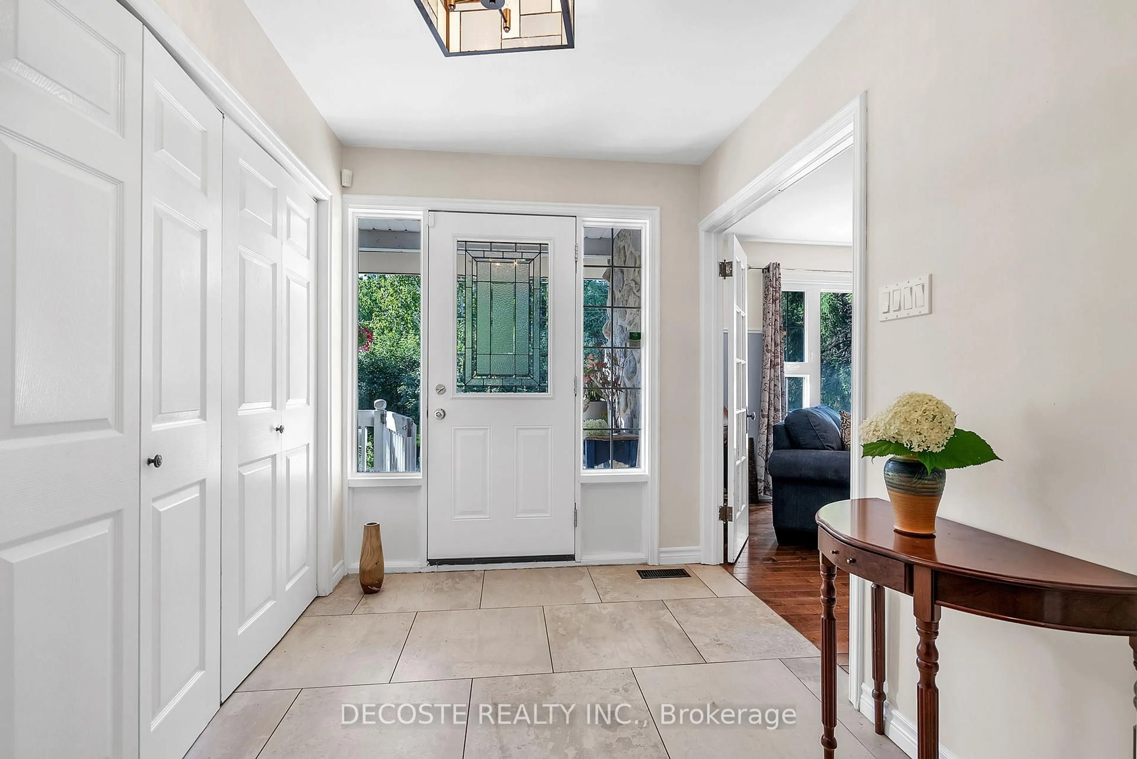 Indoor entryway for 21275 MCCORMICK Rd, North Glengarry Ontario K0C 1A0