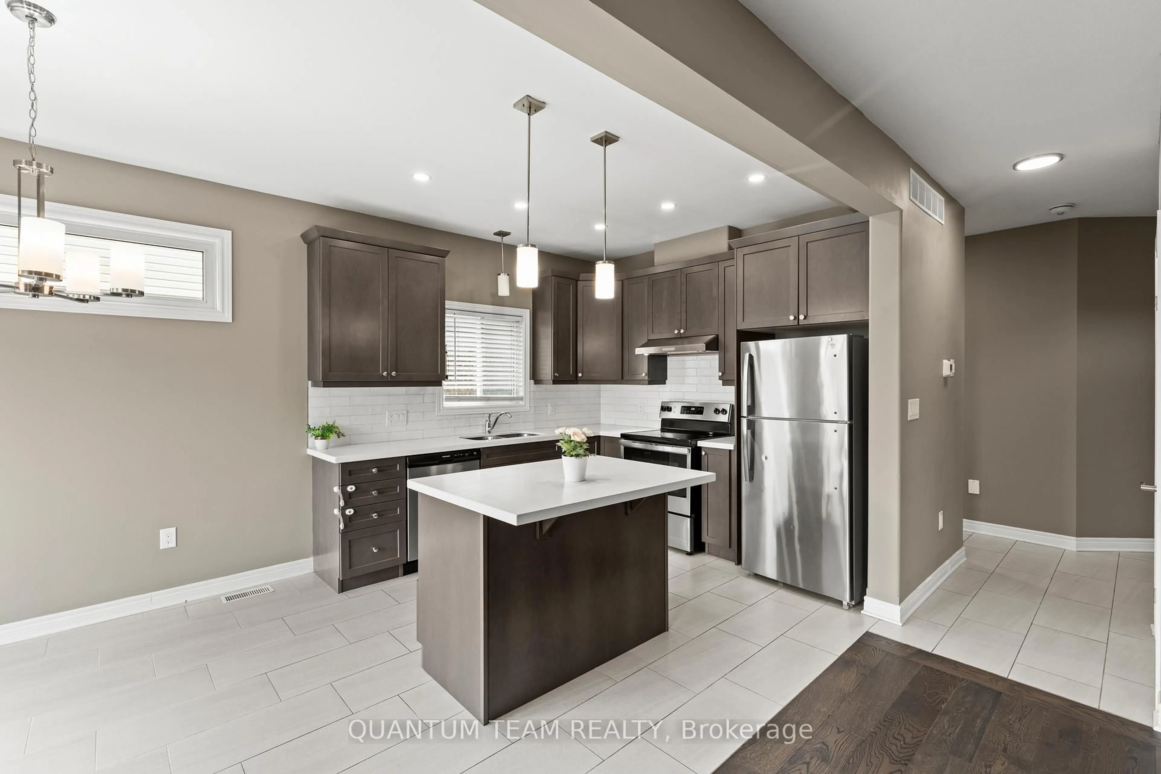 Open concept kitchen, unknown for 86 Homestead Way, Thorold Ontario L2V 0J8