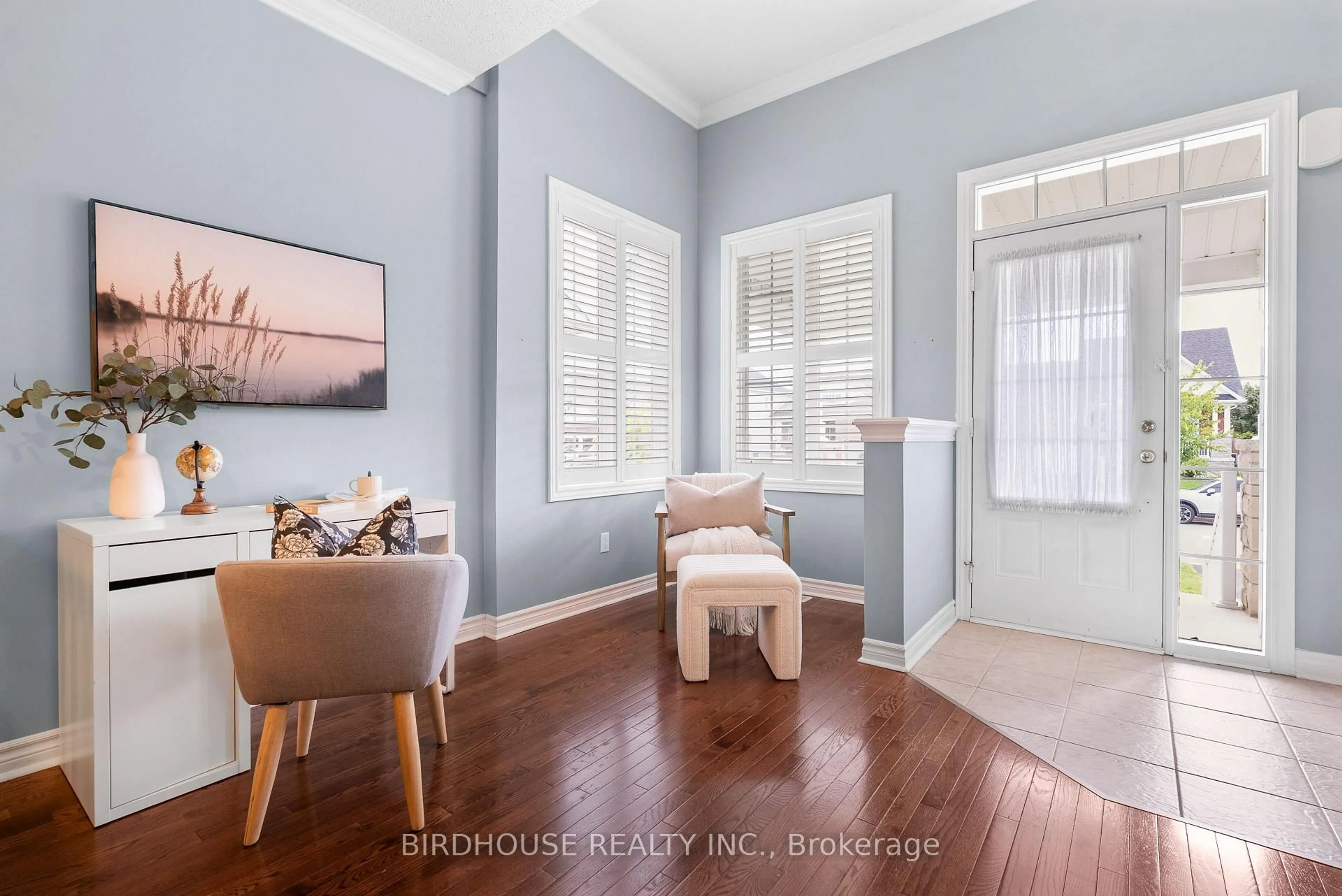 Indoor entryway for 20 Maguire St, Kawartha Lakes Ontario K9V 0L6