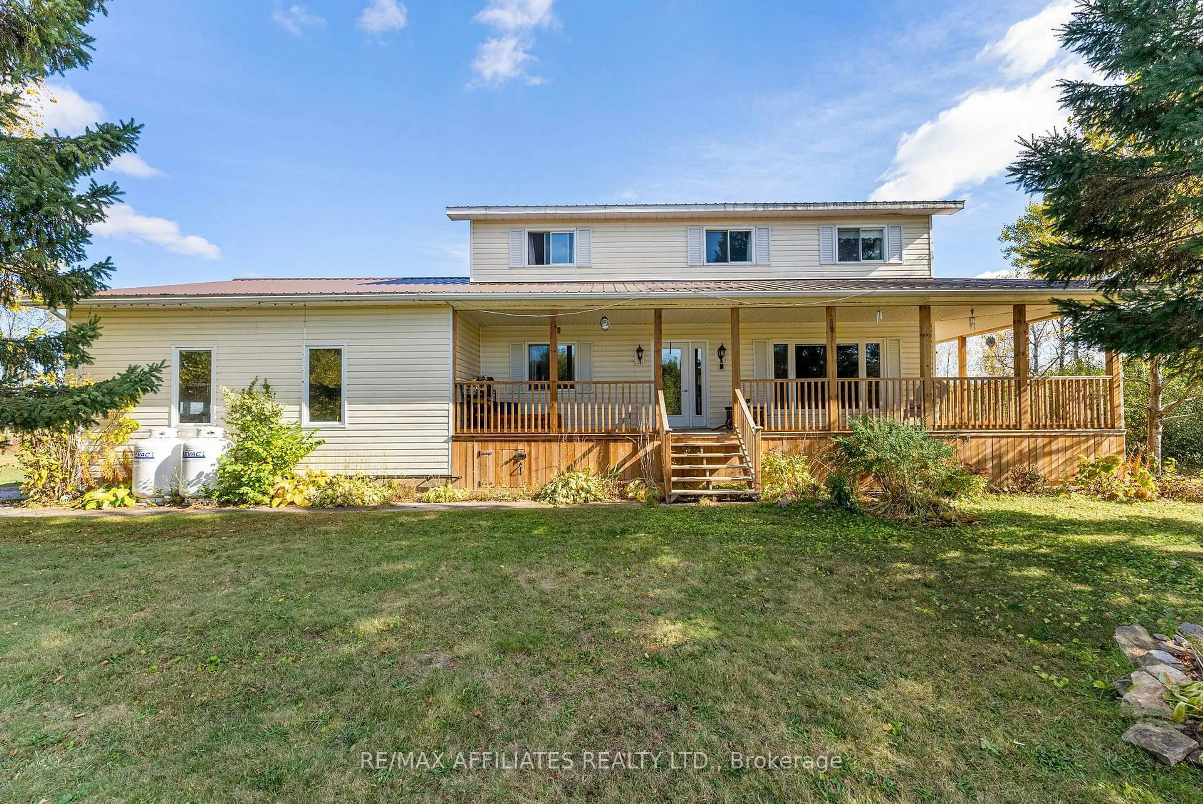 A pic from outside/outdoor area/front of a property/back of a property/a pic from drone, unknown for 817 Code Dr, Smiths Falls Ontario K7A 4S6