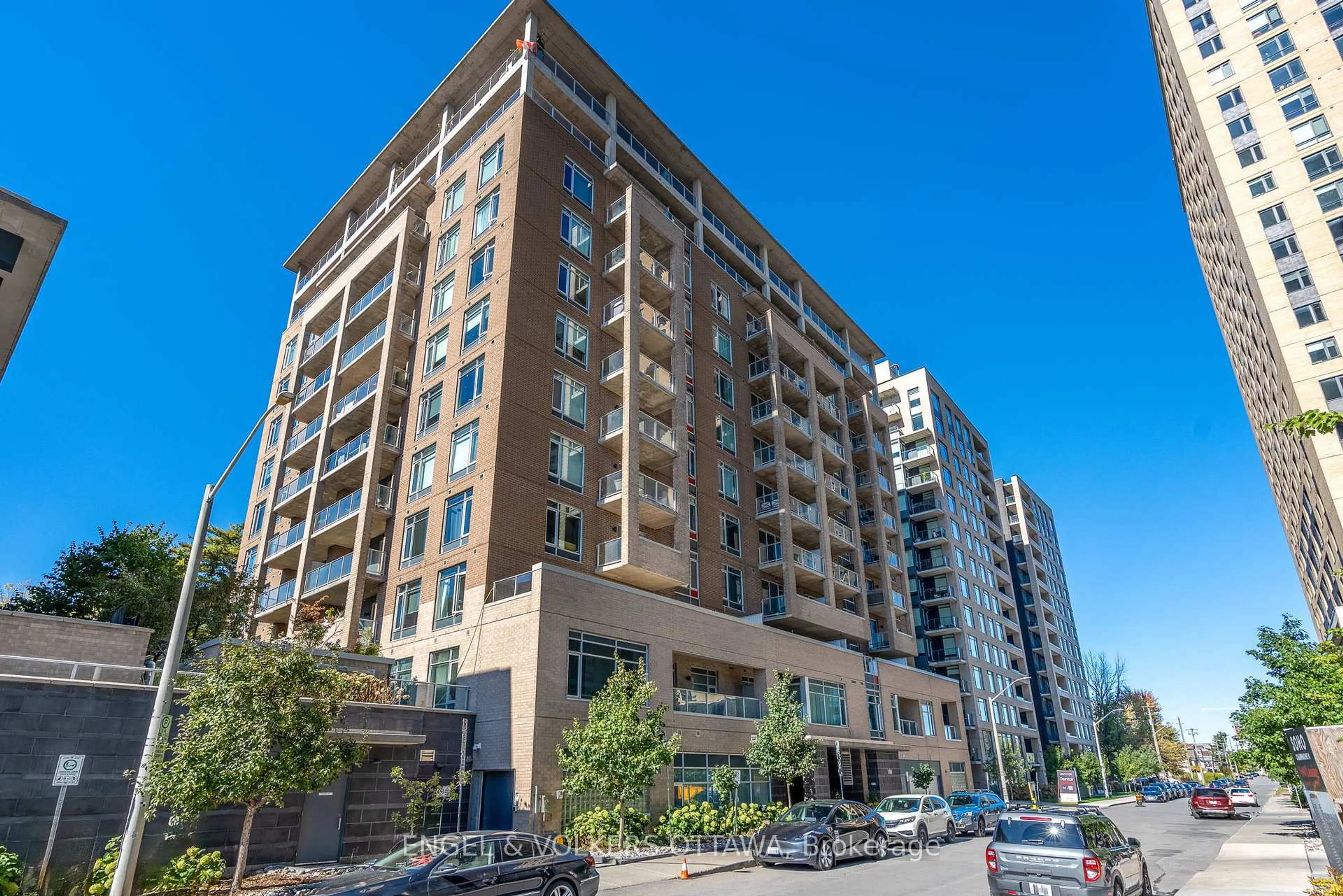 A pic from outside/outdoor area/front of a property/back of a property/a pic from drone, unknown for 100 Champagne Ave #207, Ottawa Ontario K1S 4P4