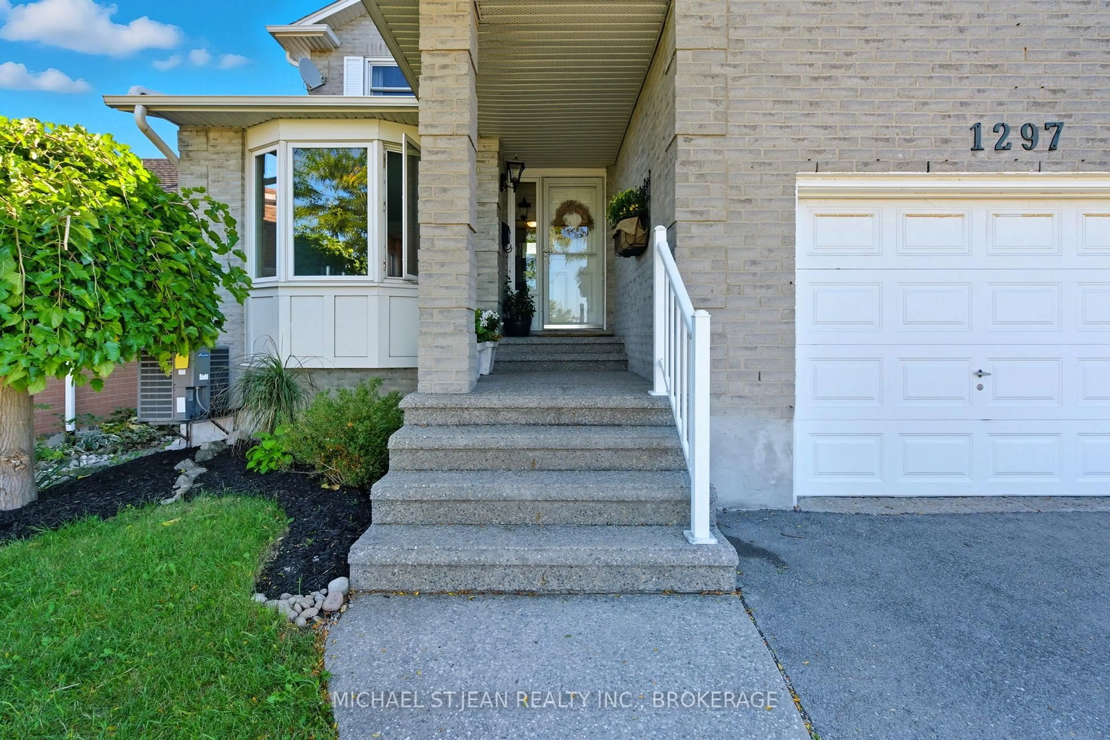 Unknown for 1297 Upper Sherman Ave, Hamilton Ontario L8W 3E7