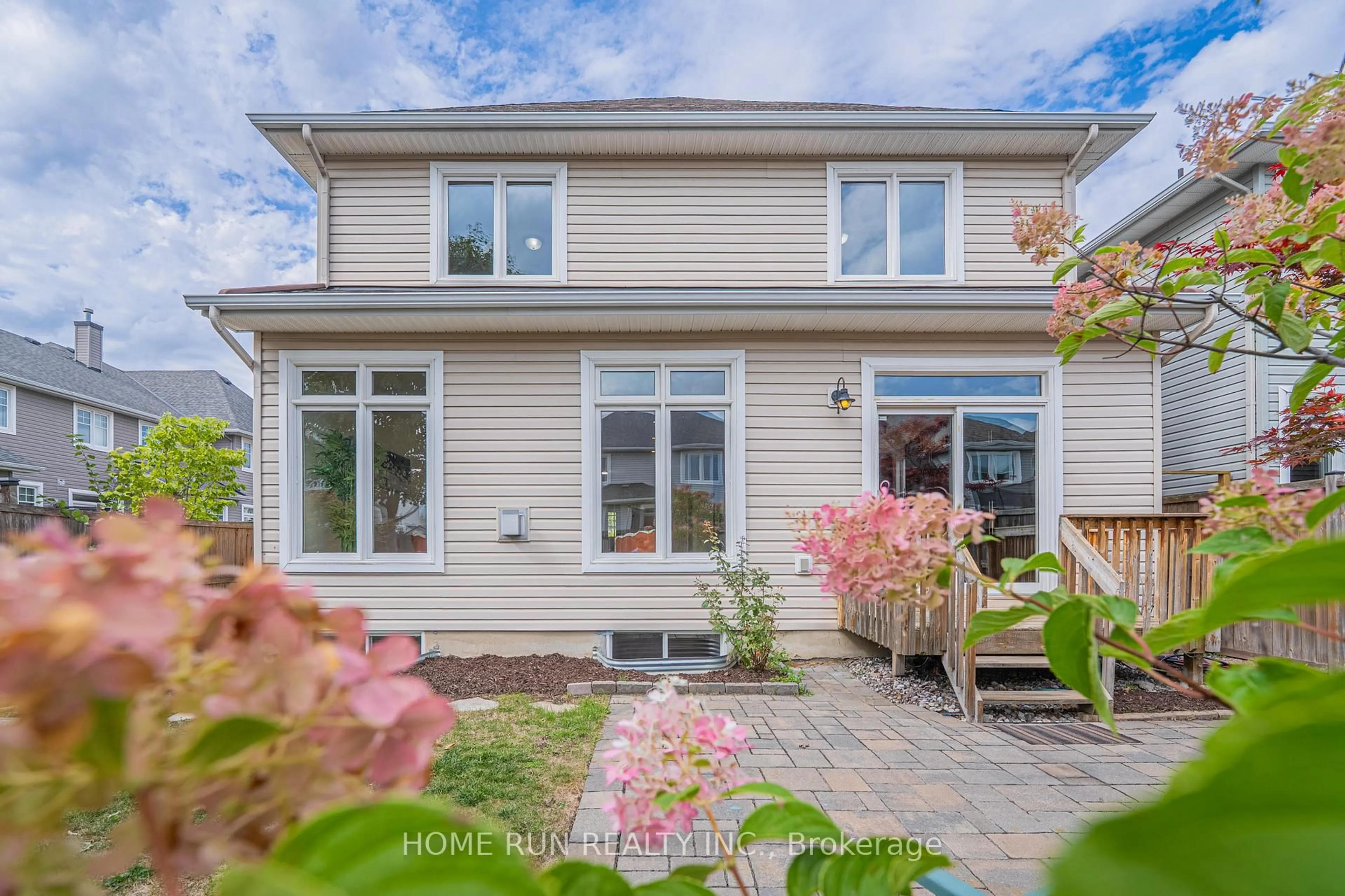Home with vinyl exterior material, street for 393 Grammond Circ, Ottawa Ontario K4A 0W8
