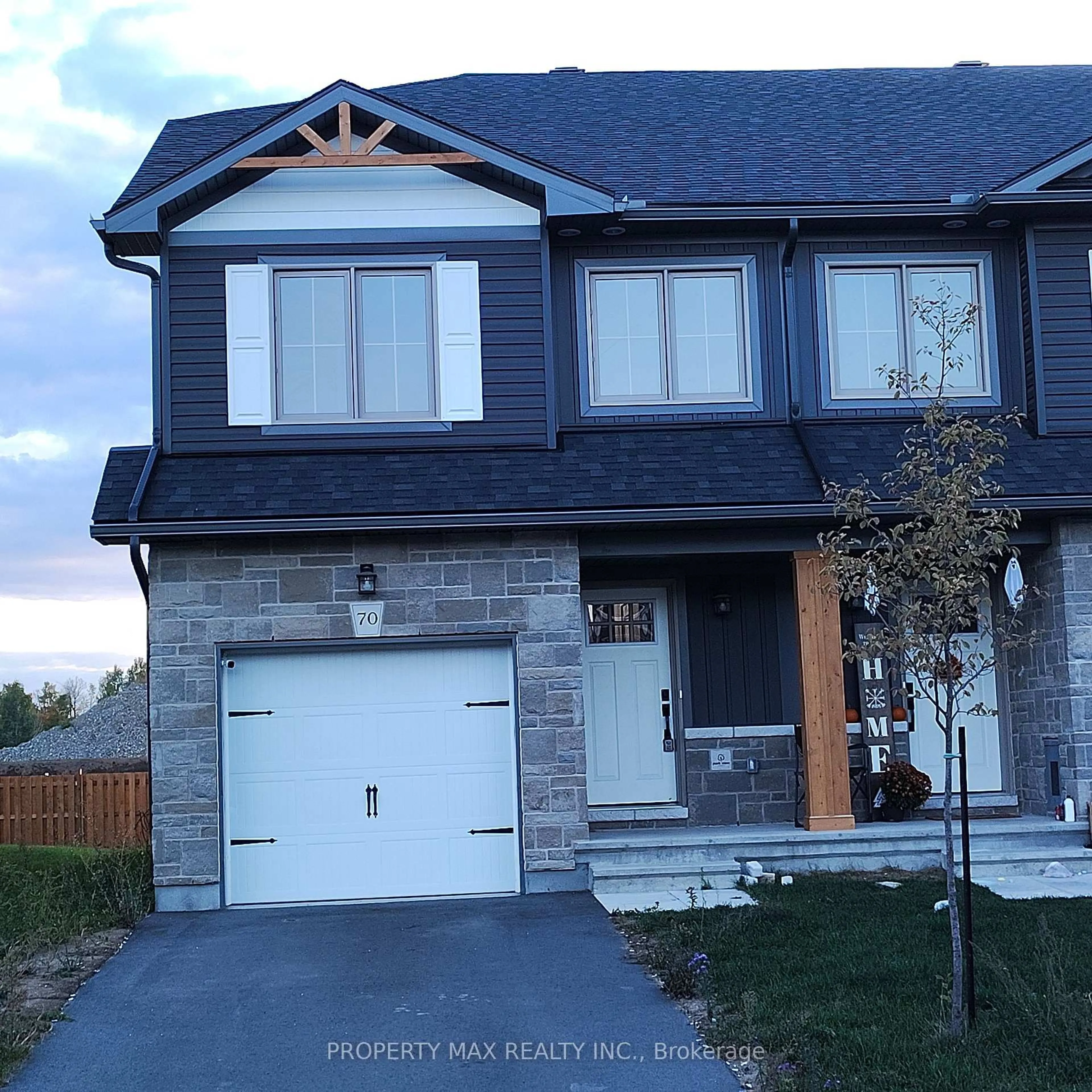 Home with vinyl exterior material, street for 70 Staples Blvd, Smiths Falls Ontario K7A 0A5