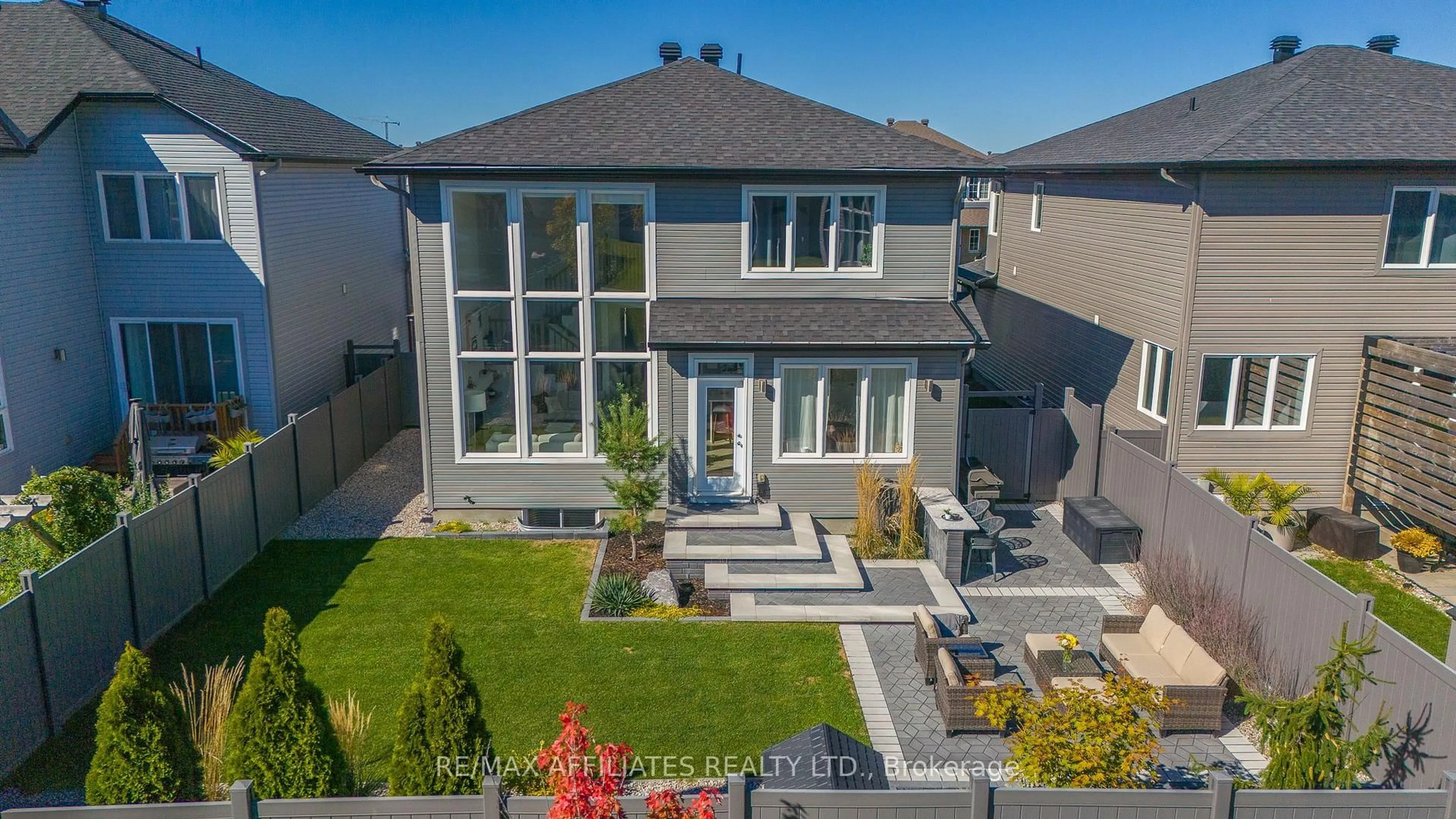 A pic from outside/outdoor area/front of a property/back of a property/a pic from drone, street for 17 Fanning St, Carleton Place Ontario K7C 0J2