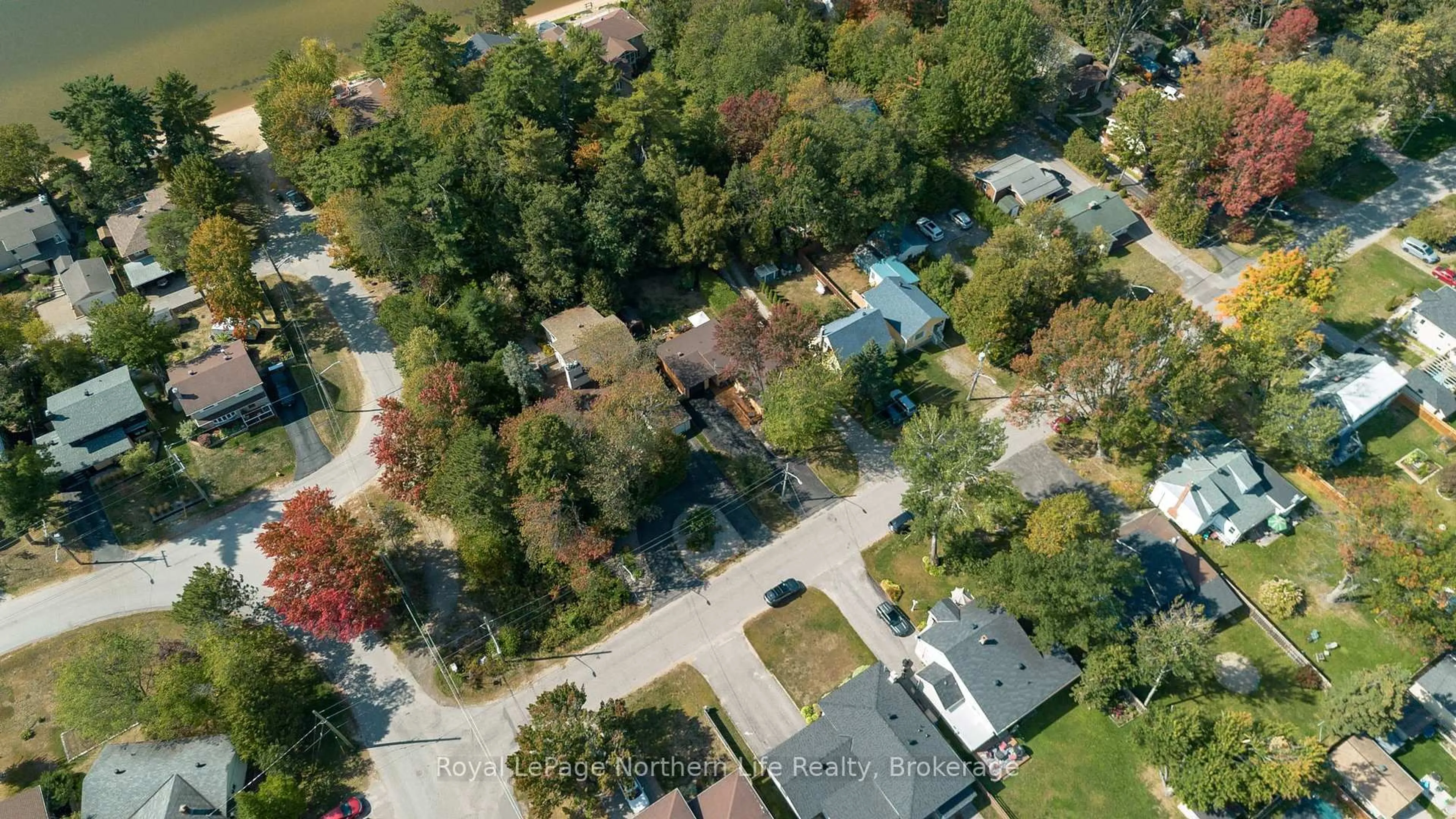 A pic from outside/outdoor area/front of a property/back of a property/a pic from drone, street for 171 Campbell Ave, North Bay Ontario P1A 1W2