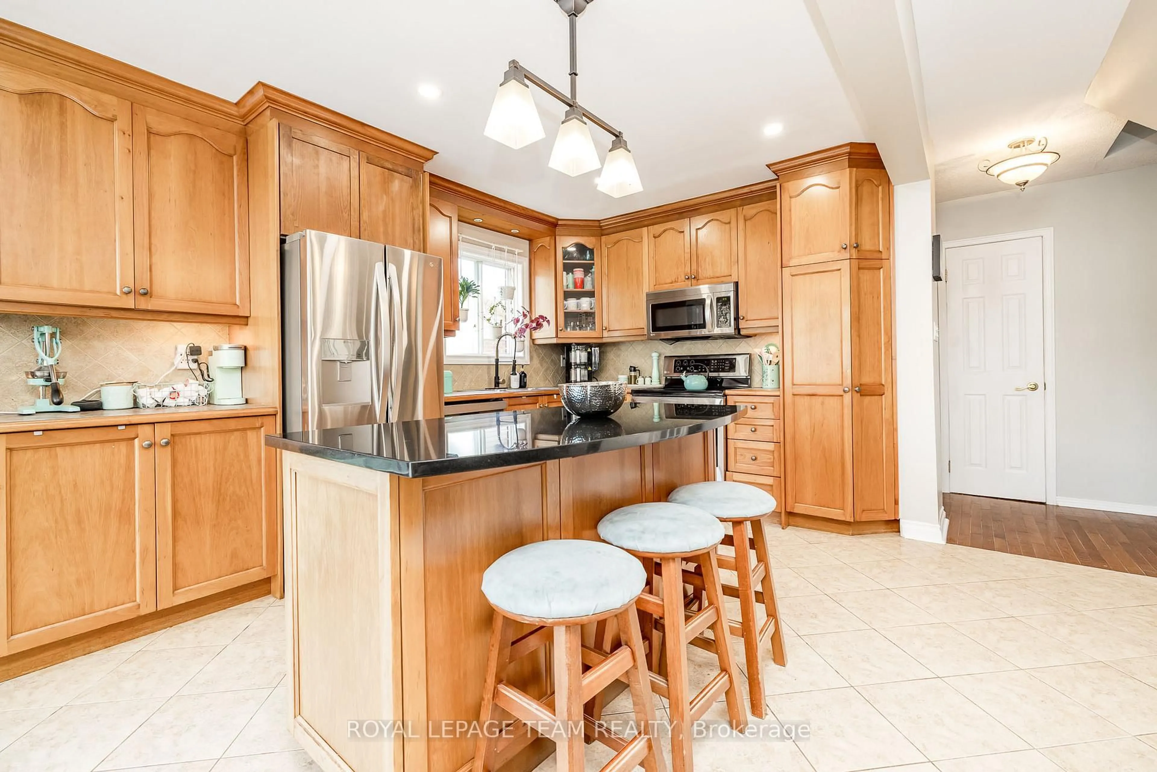 Open concept kitchen, ceramic/tile floor for 19 McLennan Way, Kanata Ontario K2L 2N1