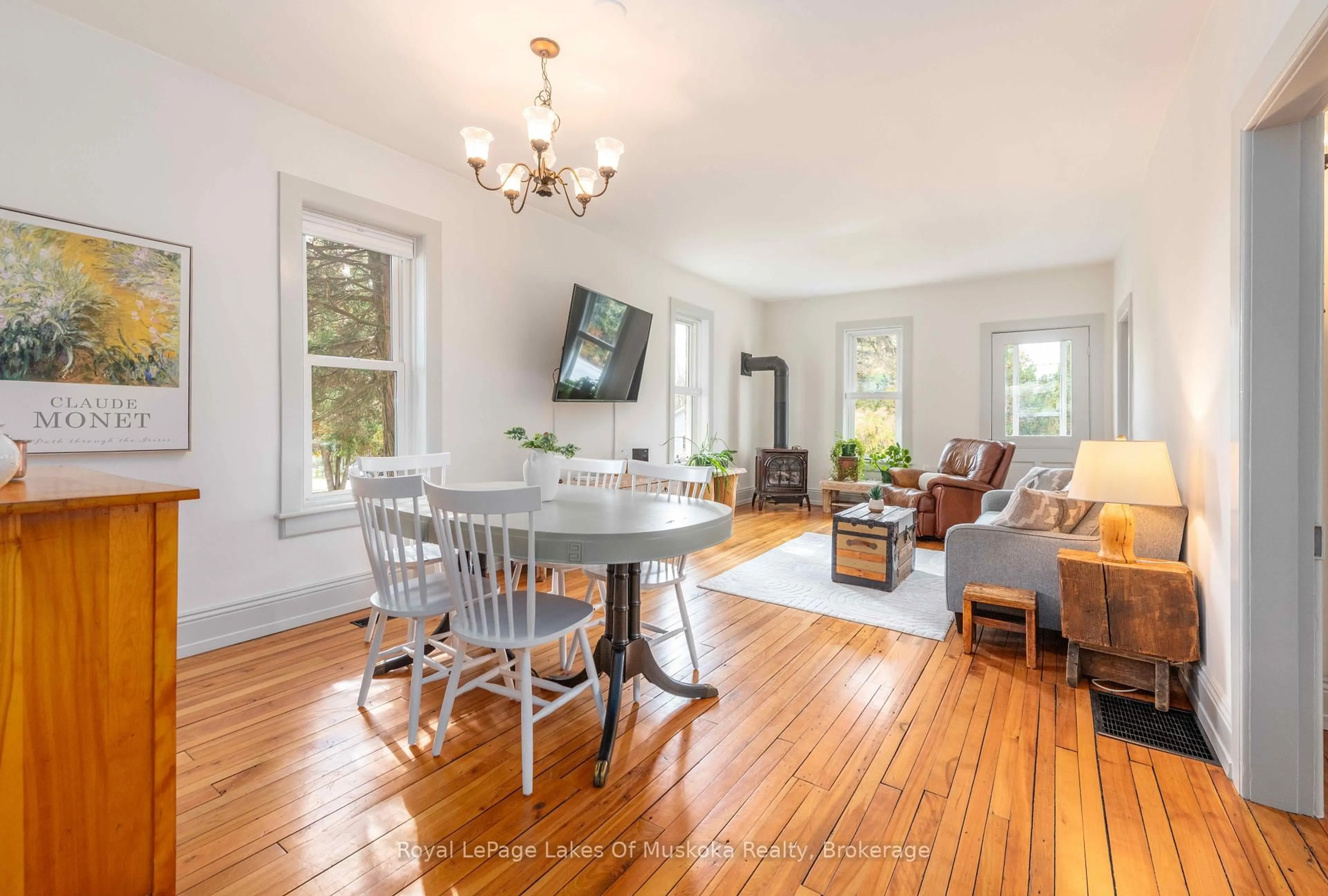Living room with furniture, unknown for 12 Elm St, Huntsville Ontario P1H 1L1