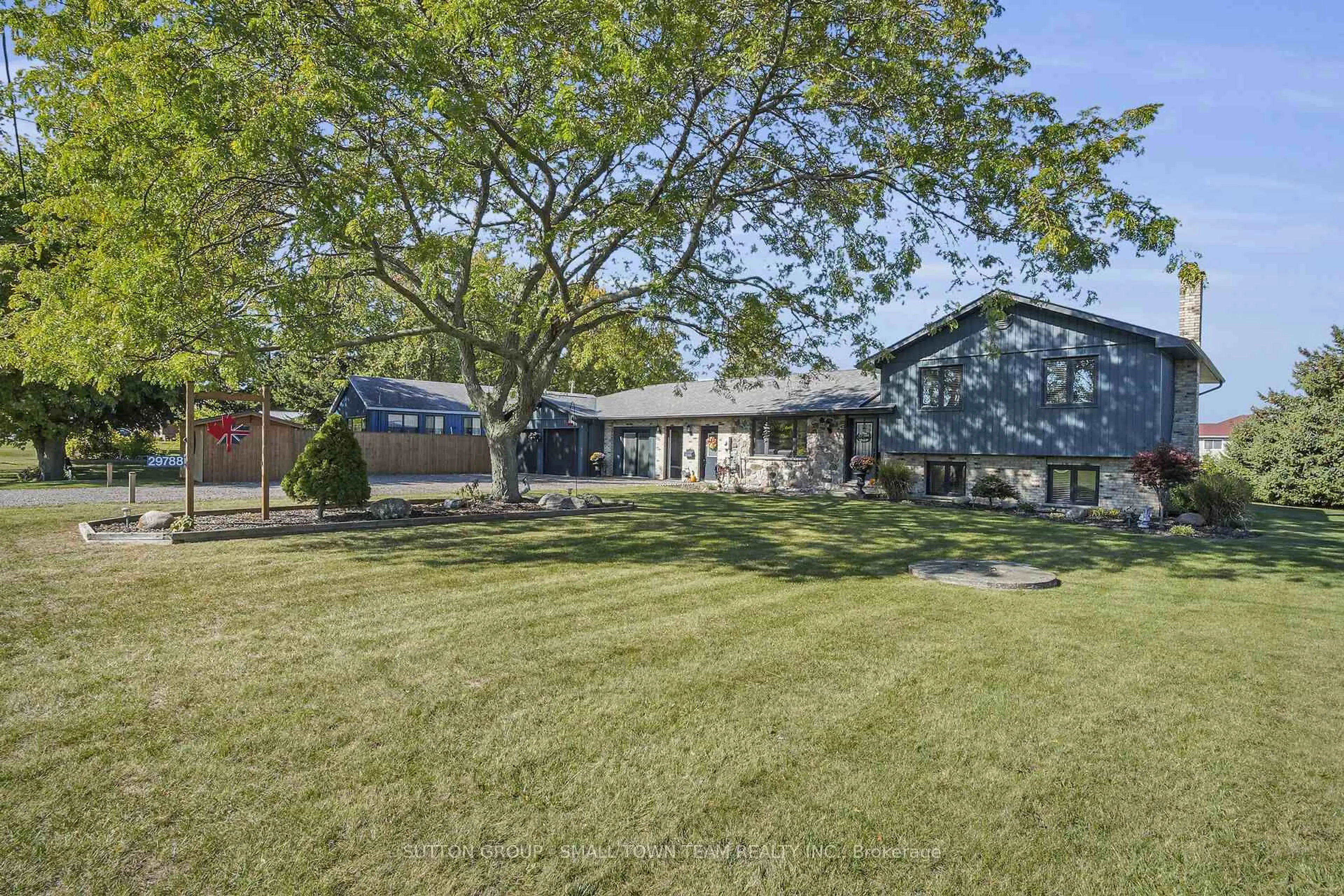 A pic from outside/outdoor area/front of a property/back of a property/a pic from drone, street for 29788 Talbot Line, Dutton/Dunwich Ontario N0L 2M0