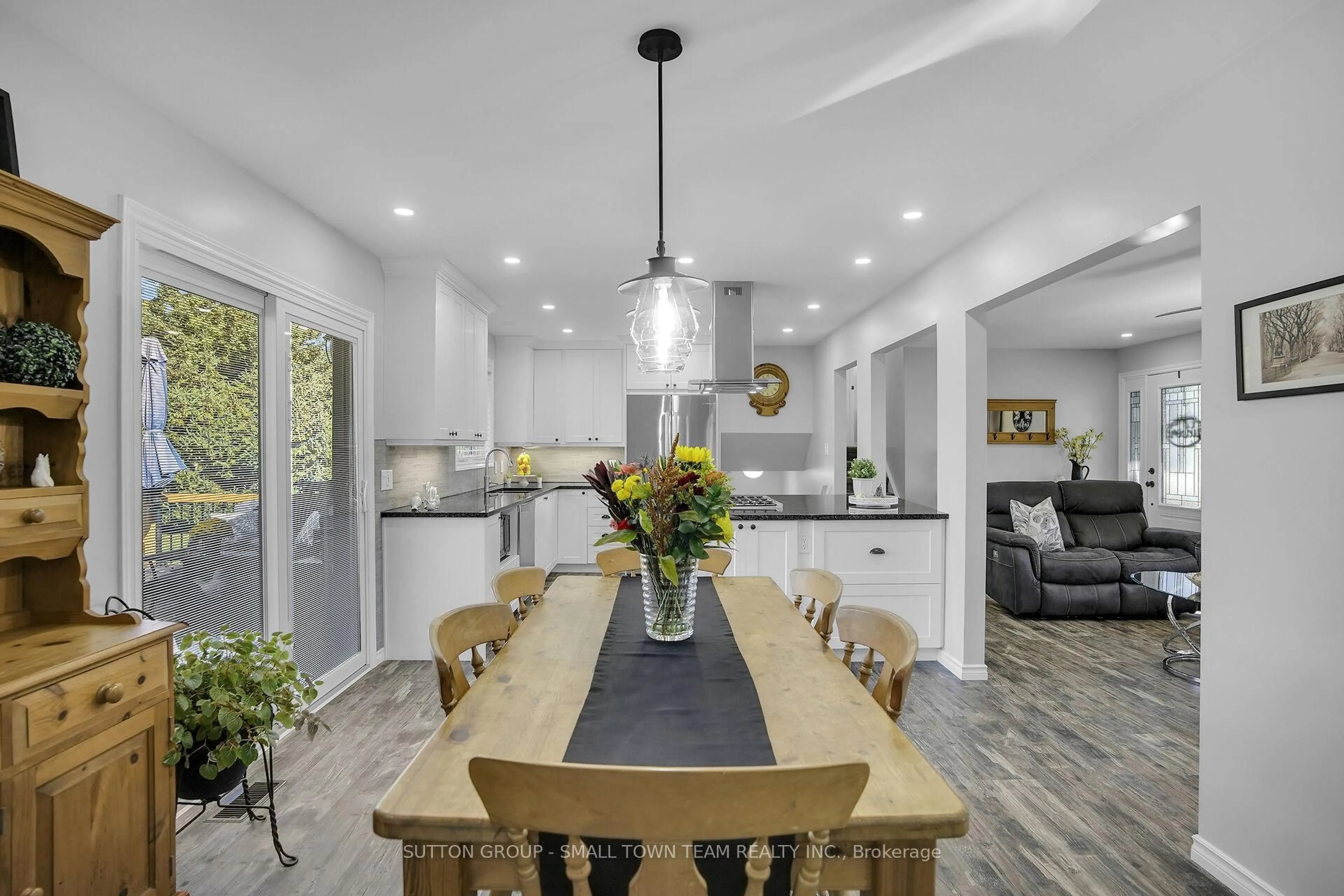 Open concept kitchen, unknown for 29788 Talbot Line, Dutton/Dunwich Ontario N0L 2M0