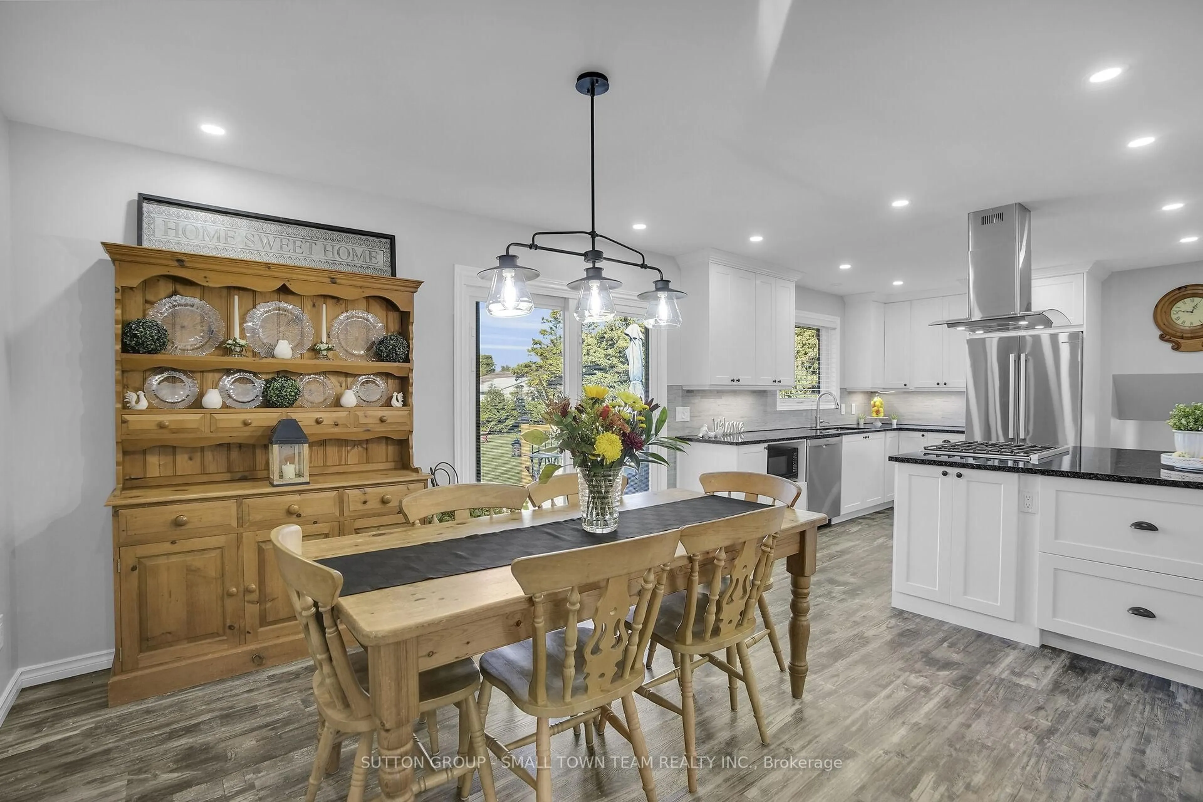 Open concept kitchen, ceramic/tile floor for 29788 Talbot Line, Dutton/Dunwich Ontario N0L 2M0