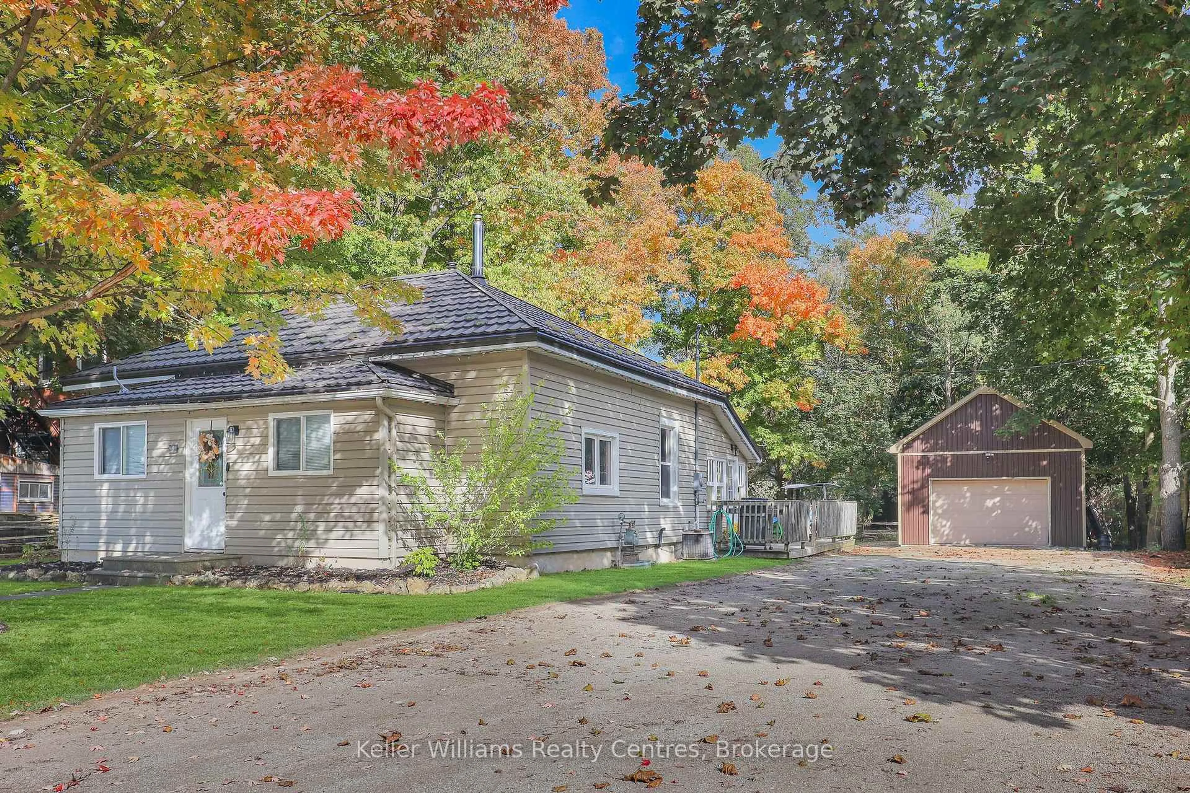 A pic from outside/outdoor area/front of a property/back of a property/a pic from drone, street for 31 Yonge St, Arran-Elderslie Ontario N0H 2N0