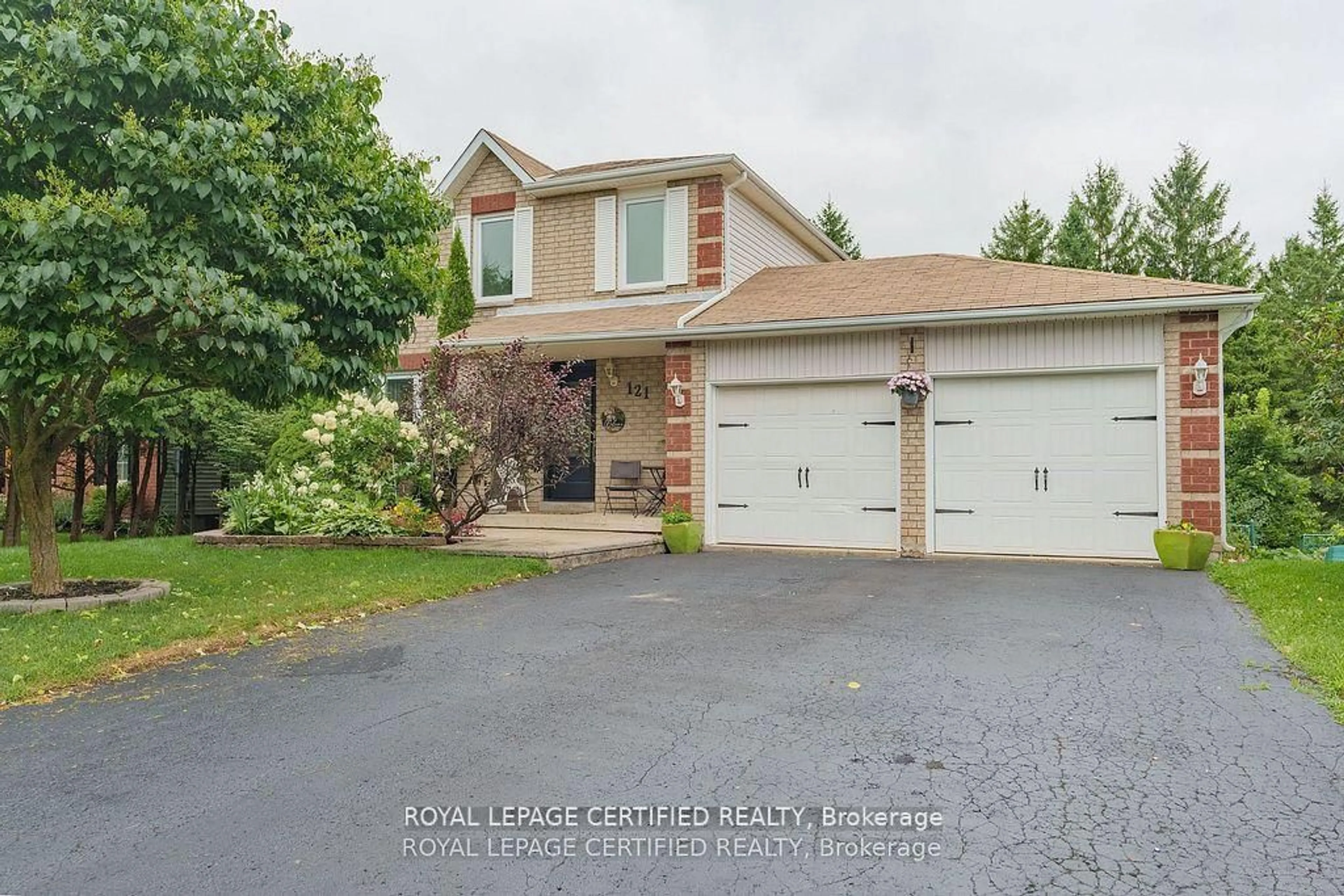 A pic from outside/outdoor area/front of a property/back of a property/a pic from drone, street for 121 Leeson St, East Luther Grand Valley Ontario L9W 5Y8