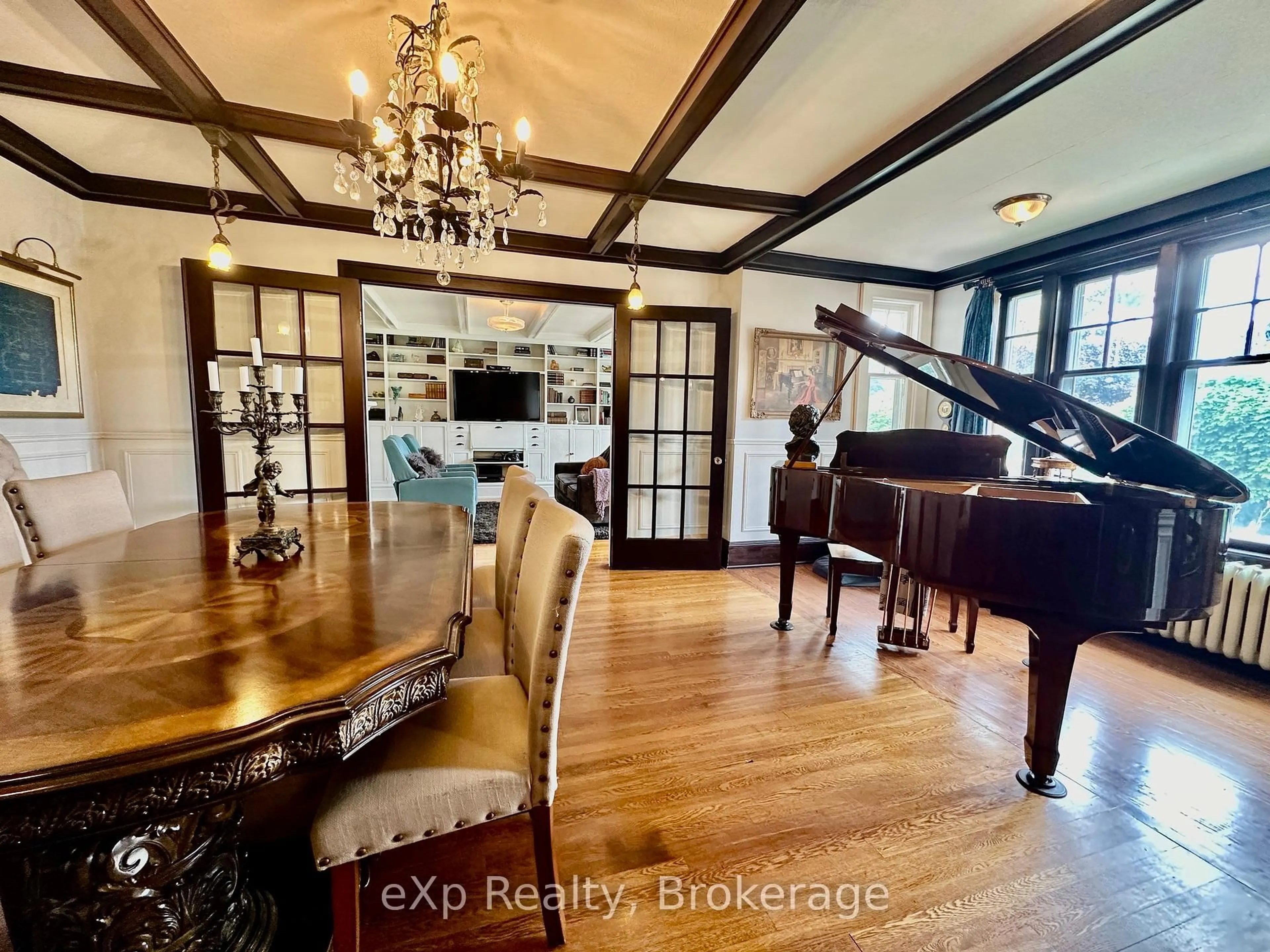 Dining room, wood/laminate floor for 85 10th St, Hanover Ontario N4N 1M9