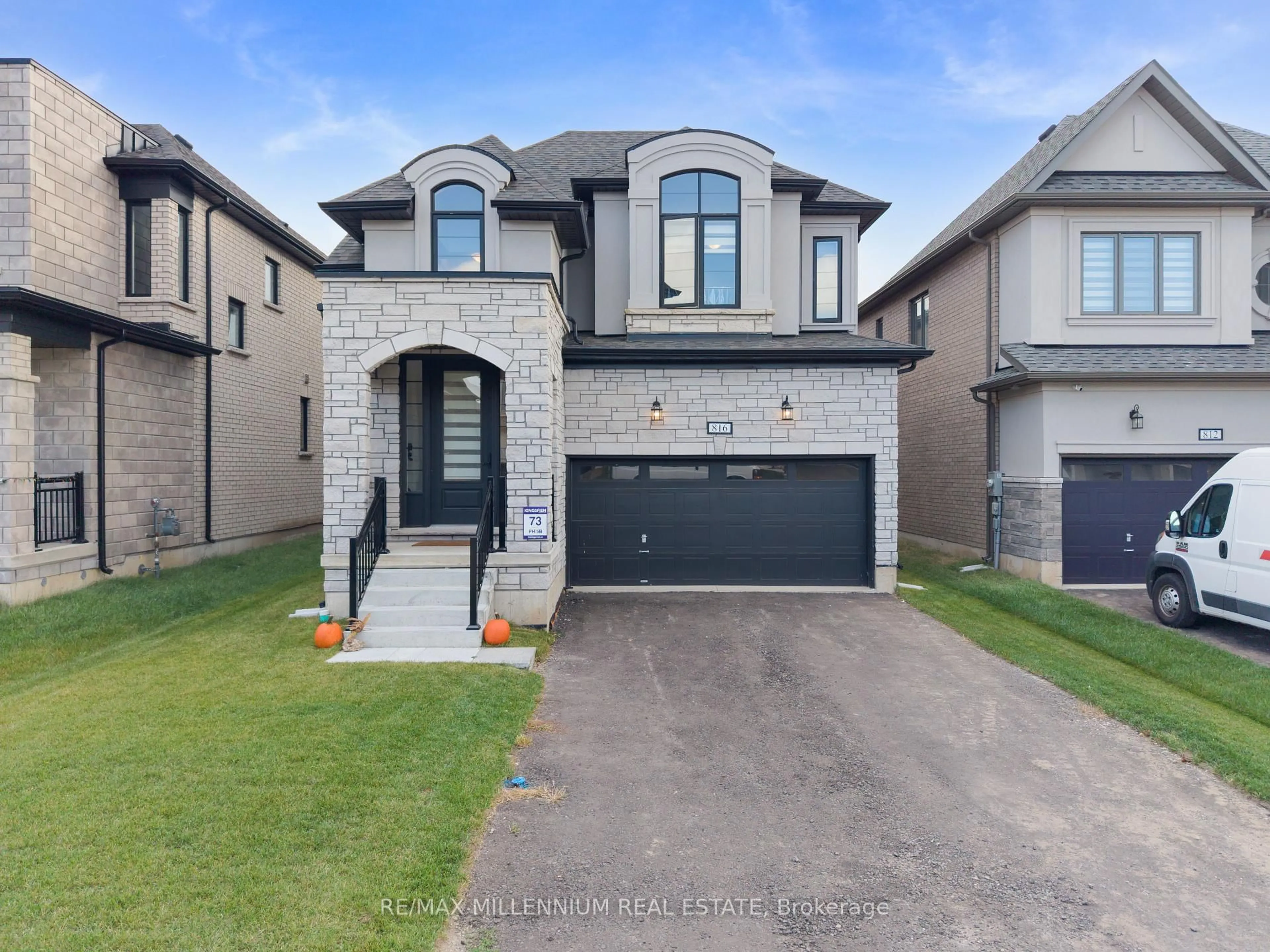 Home with brick exterior material, street for 816 Knights Lane, Woodstock Ontario N4T 0P3