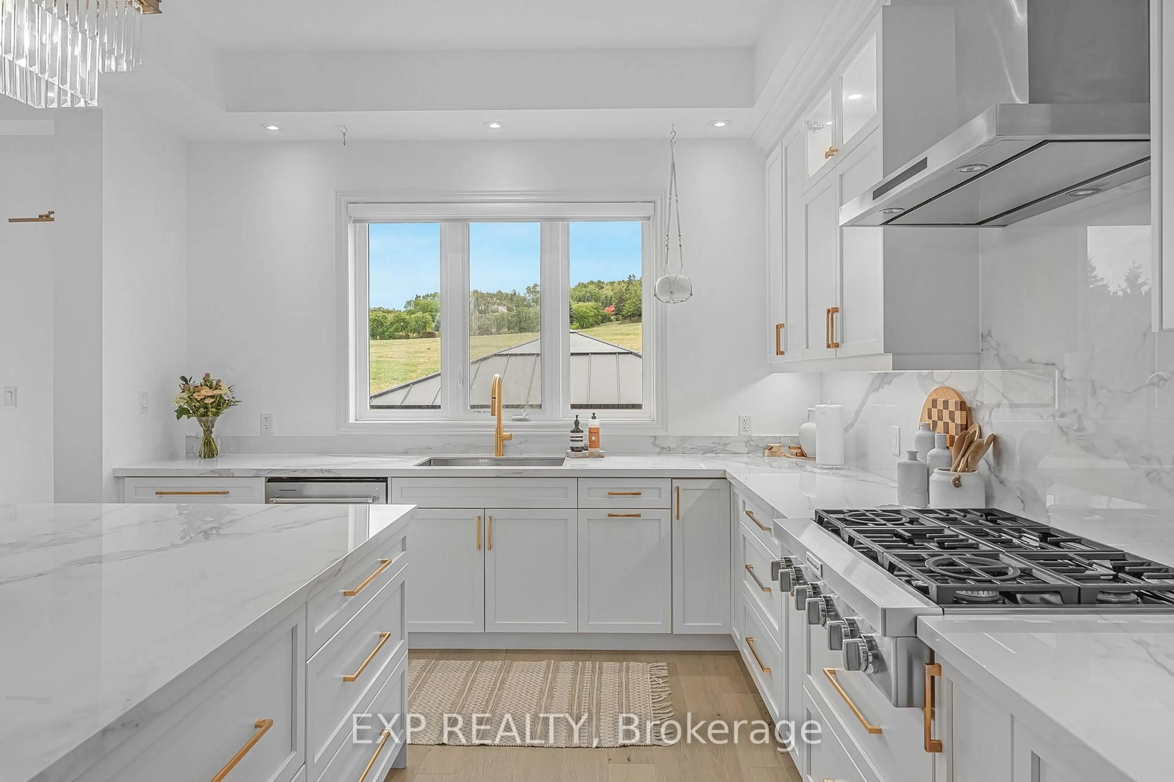 Contemporary kitchen, ceramic/tile floor for 3978 Highland Park Dr, Lincoln Ontario L3J 0T1