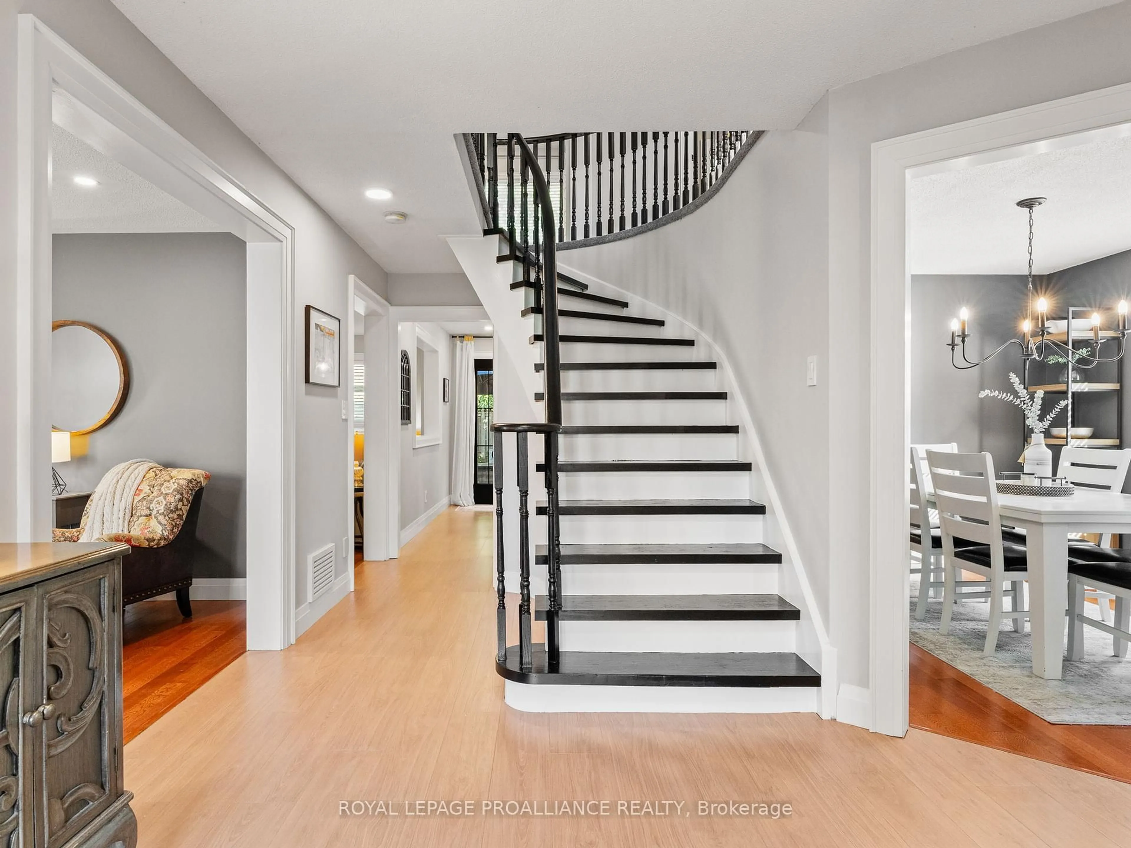 Stairs for 1024 Frei St, Cobourg Ontario K9A 5L4