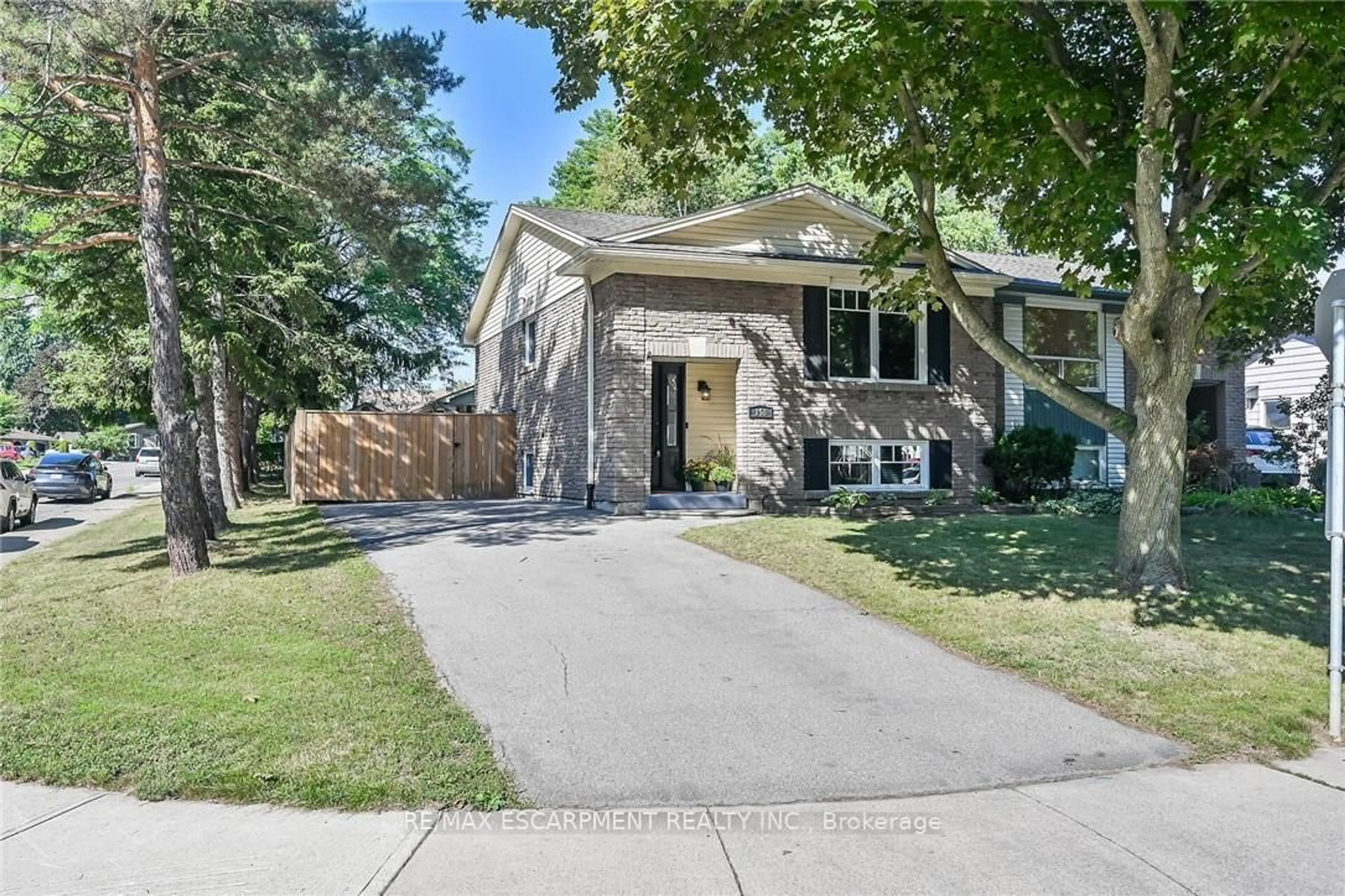 Home with brick exterior material, street for 158 Wendover Dr, Hamilton Ontario L9C 5X5