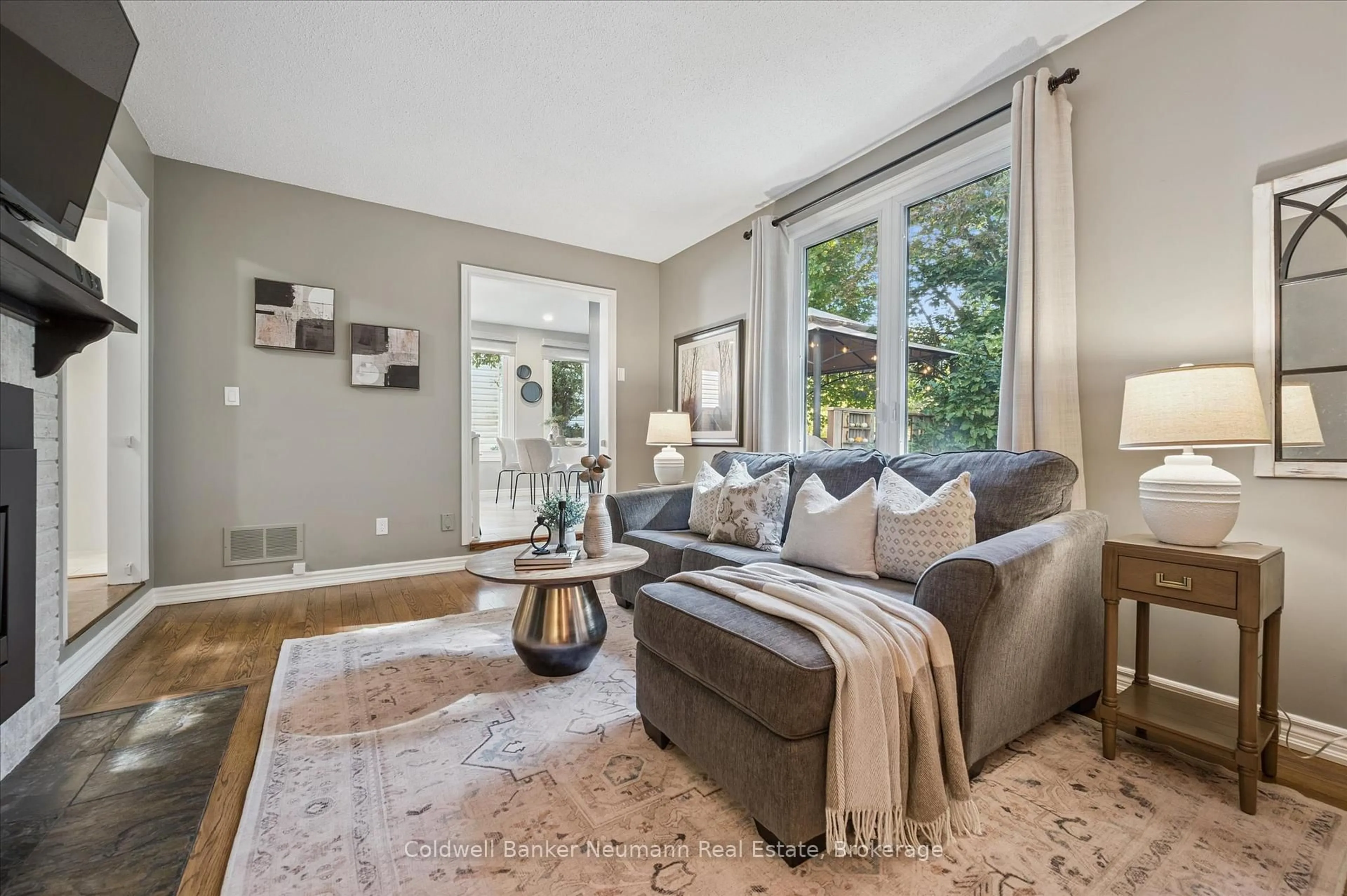 Living room with furniture, unknown for 638 Holman Cres, Centre Wellington Ontario N1M 3M1
